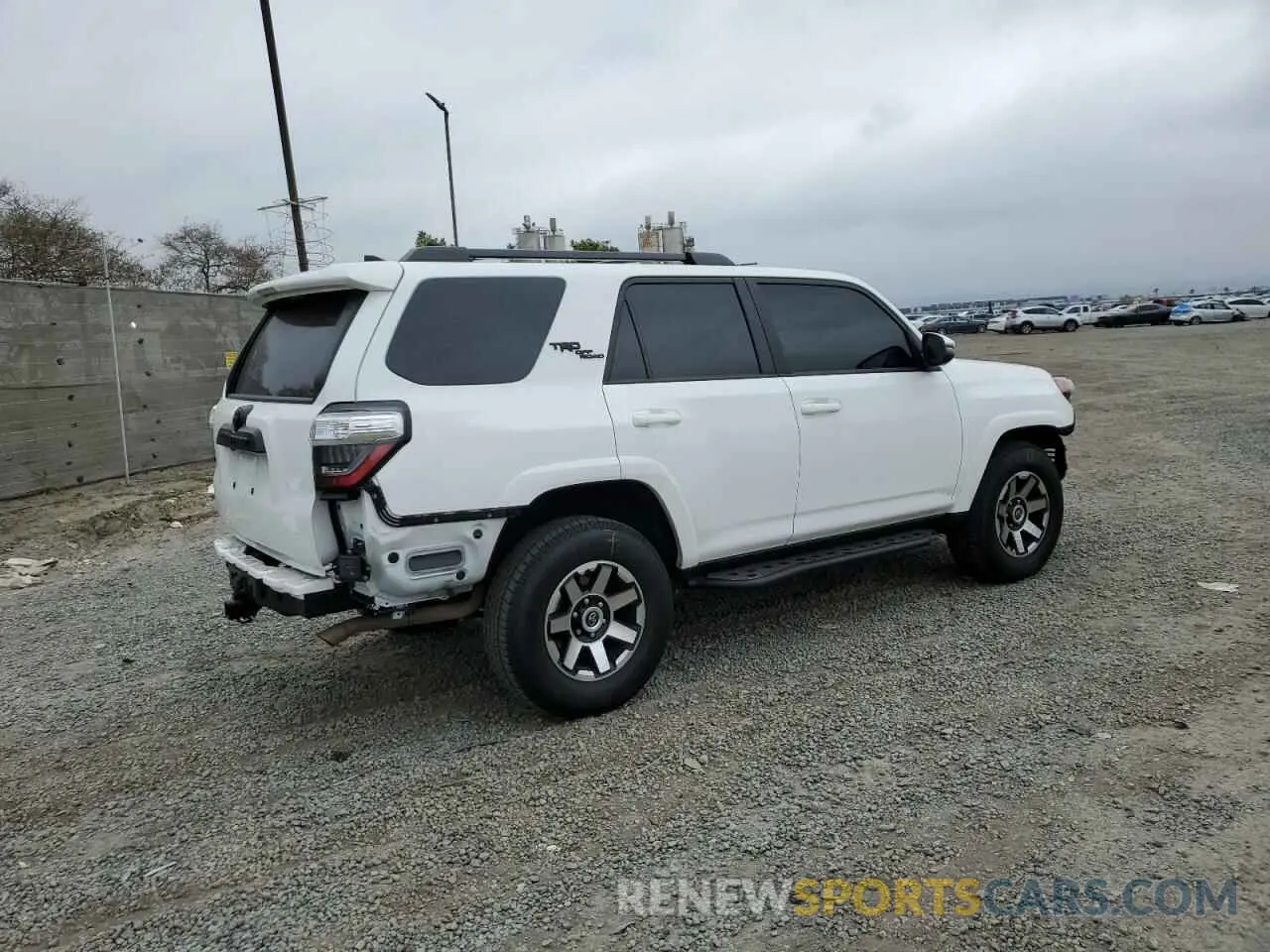 3 Photograph of a damaged car JTERU5JR8P6199615 TOYOTA 4RUNNER SE 2023