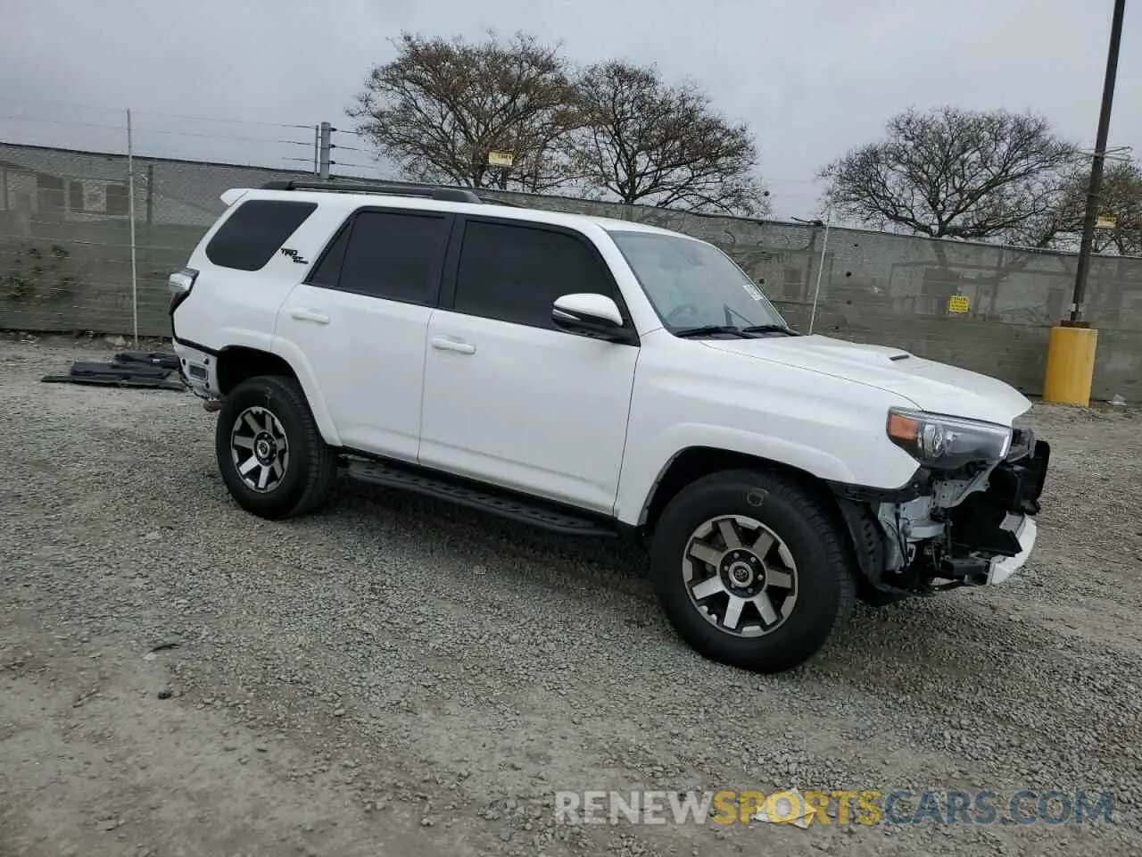 4 Photograph of a damaged car JTERU5JR8P6199615 TOYOTA 4RUNNER SE 2023