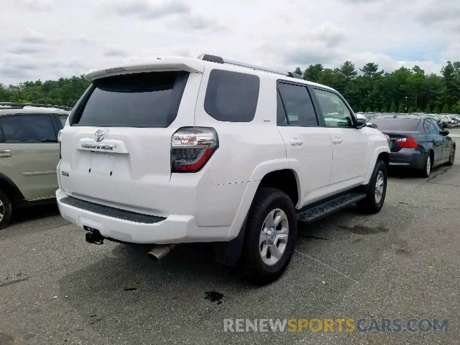 4 Photograph of a damaged car JTEBU5JR4K5652368 TOYOTA 4RUNNER SR 2019