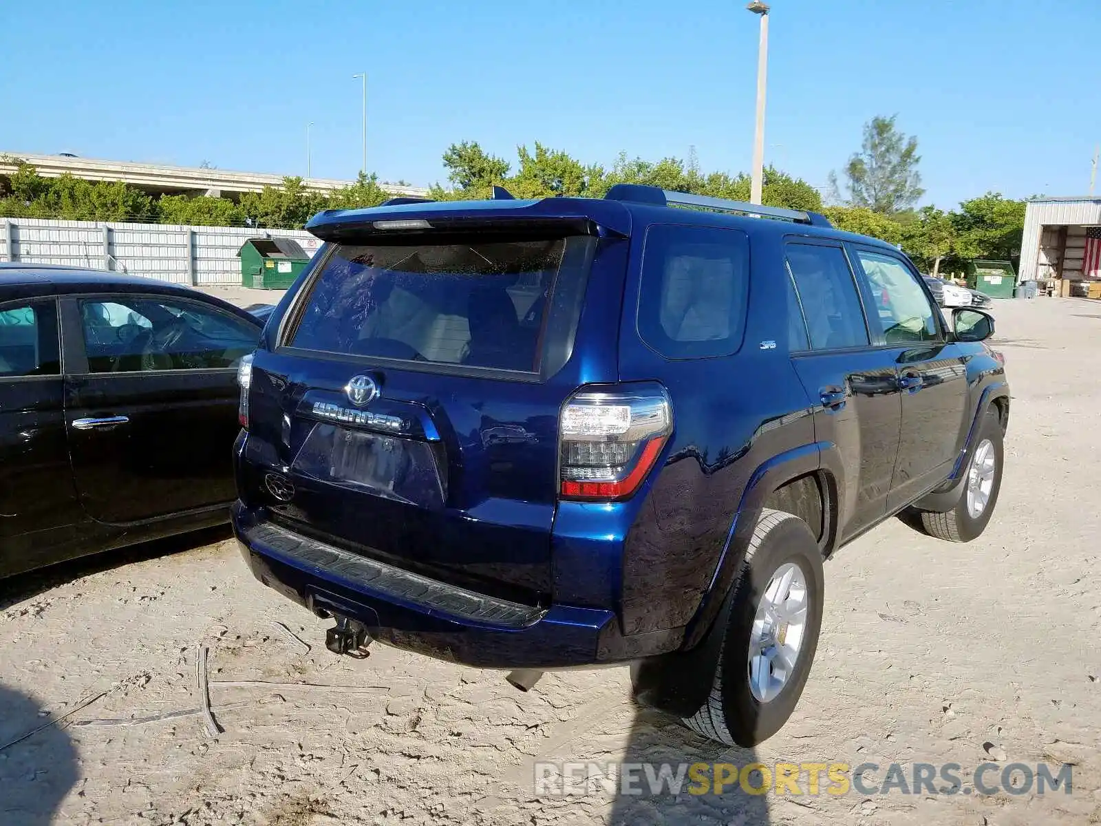 4 Photograph of a damaged car JTEZU5JR7K5192461 TOYOTA 4RUNNER SR 2019