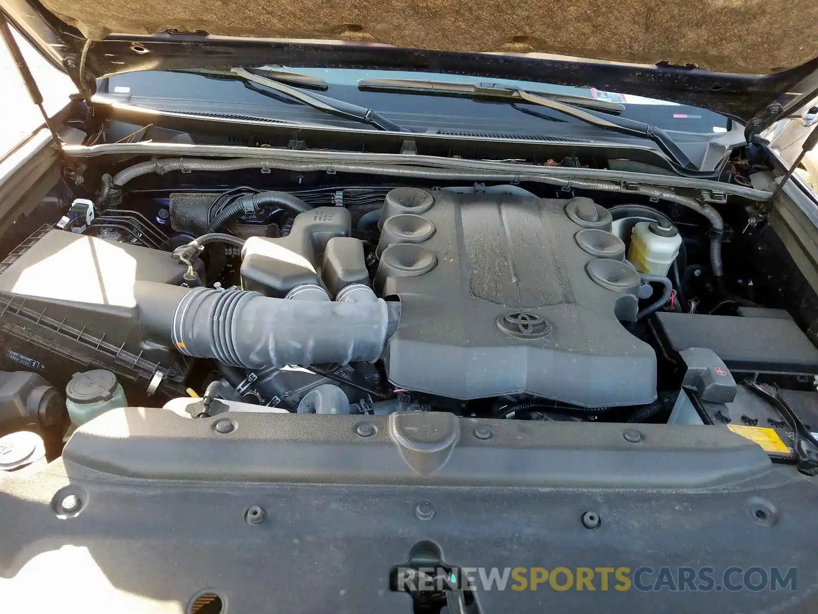 7 Photograph of a damaged car JTEZU5JR7K5192461 TOYOTA 4RUNNER SR 2019