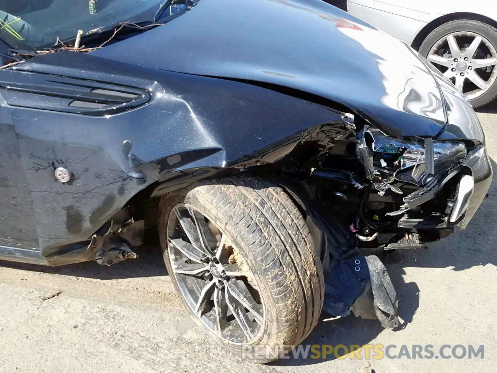 9 Photograph of a damaged car JF1ZNAA1XK9702420 TOYOTA 86 2019