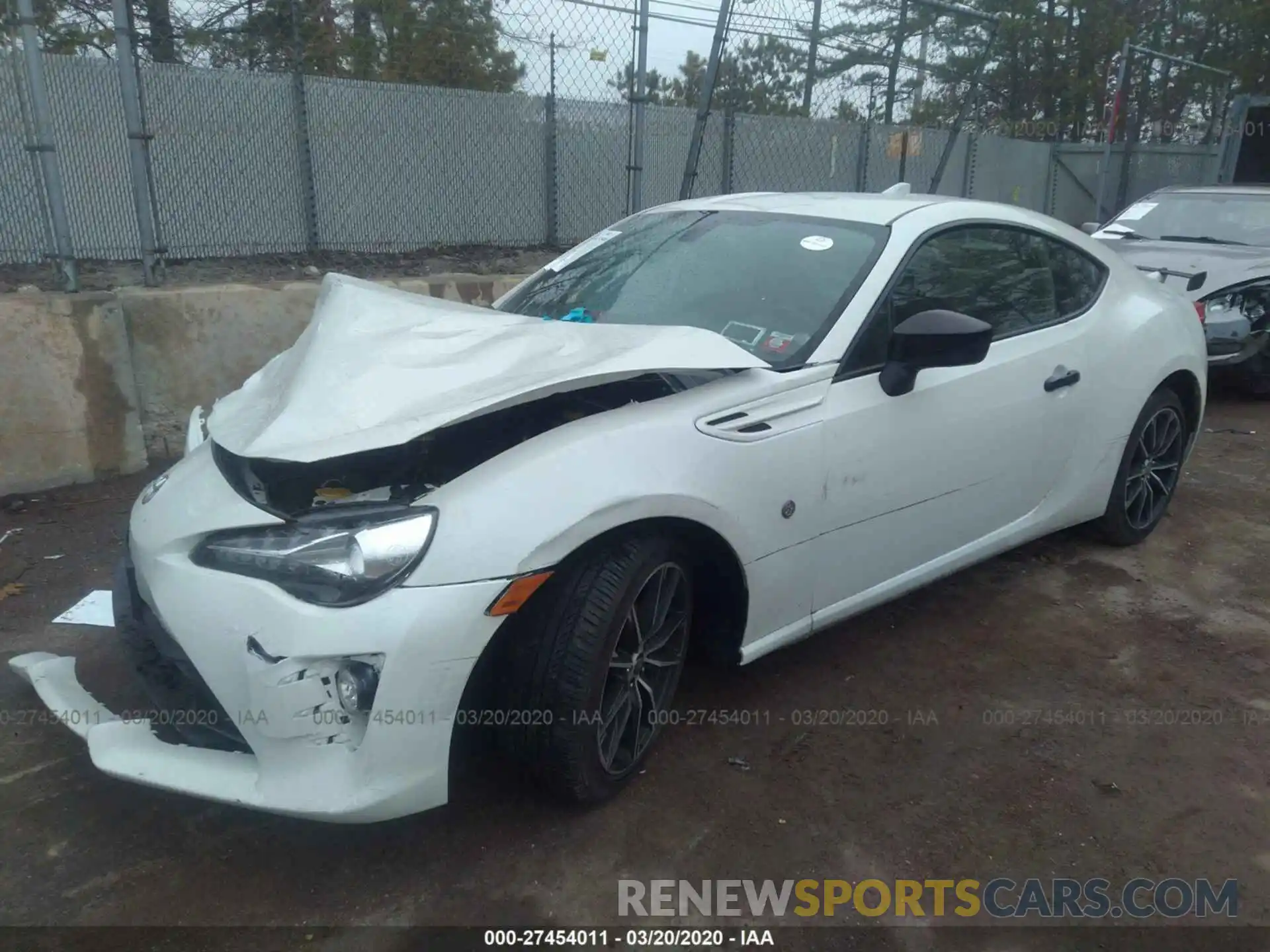 2 Photograph of a damaged car JF1ZNAE10K8702474 TOYOTA 86 2019