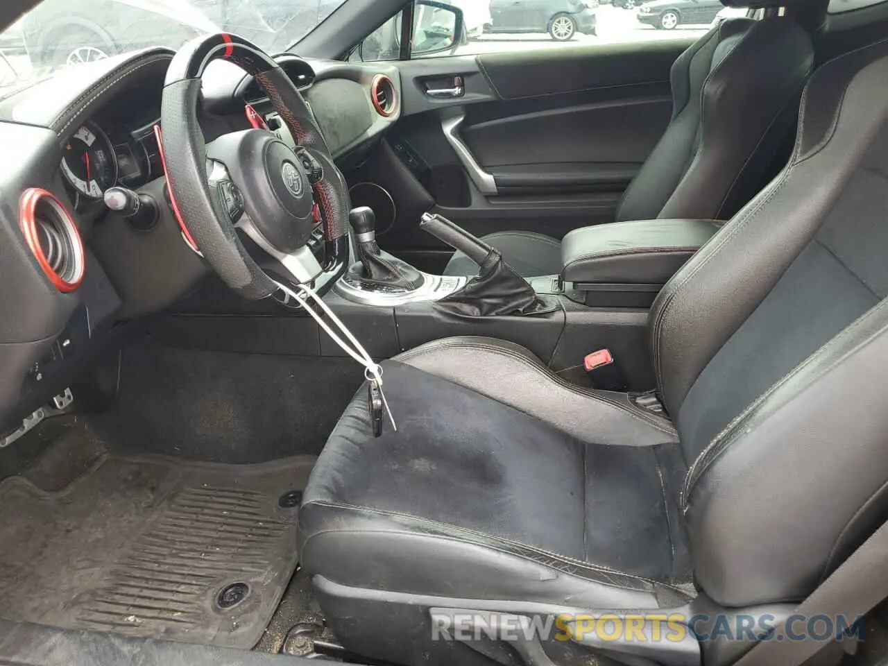 7 Photograph of a damaged car JF1ZNAE10K8703303 TOYOTA 86 2019