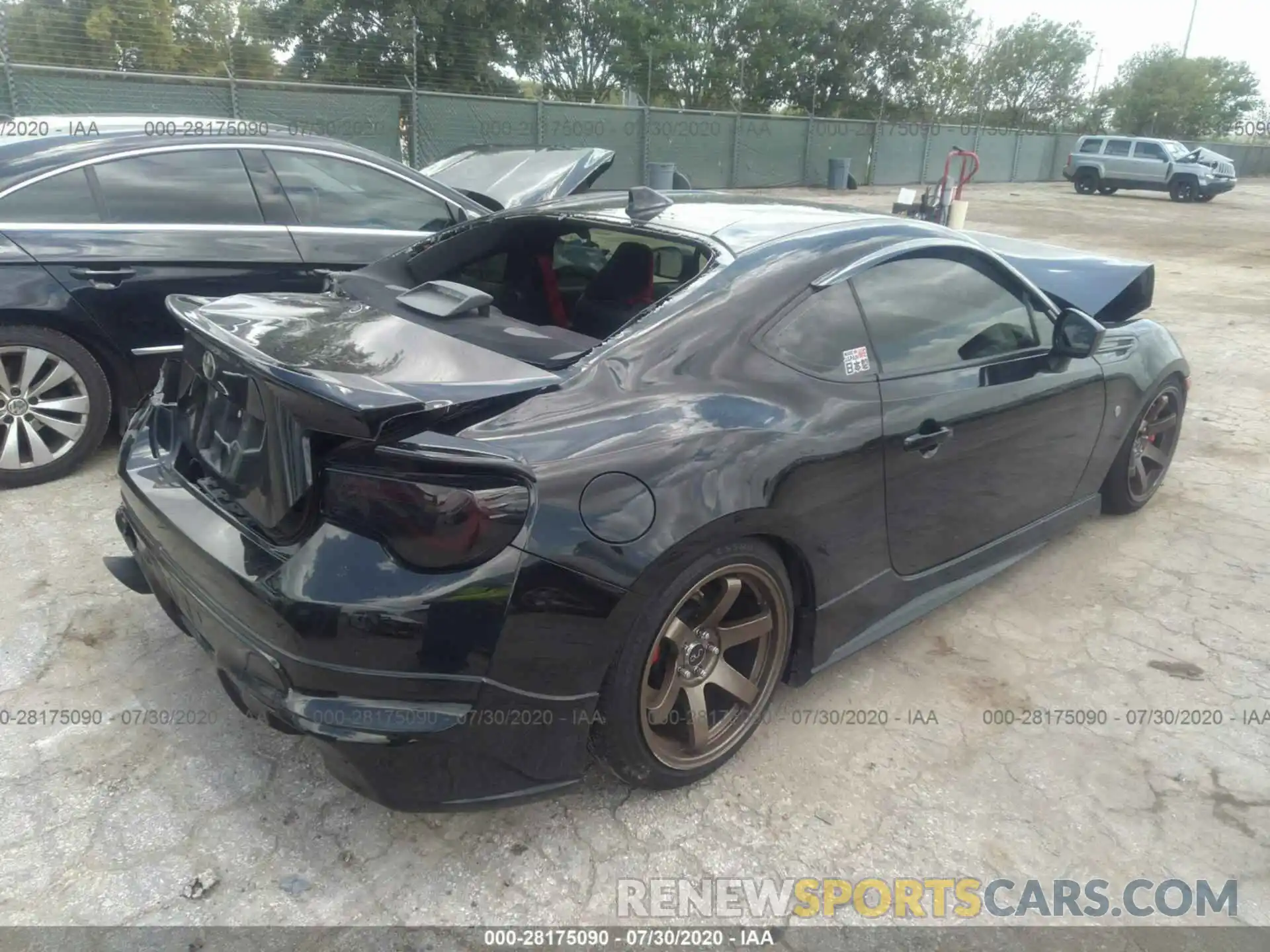 4 Photograph of a damaged car JF1ZNAE10K9702758 TOYOTA 86 2019