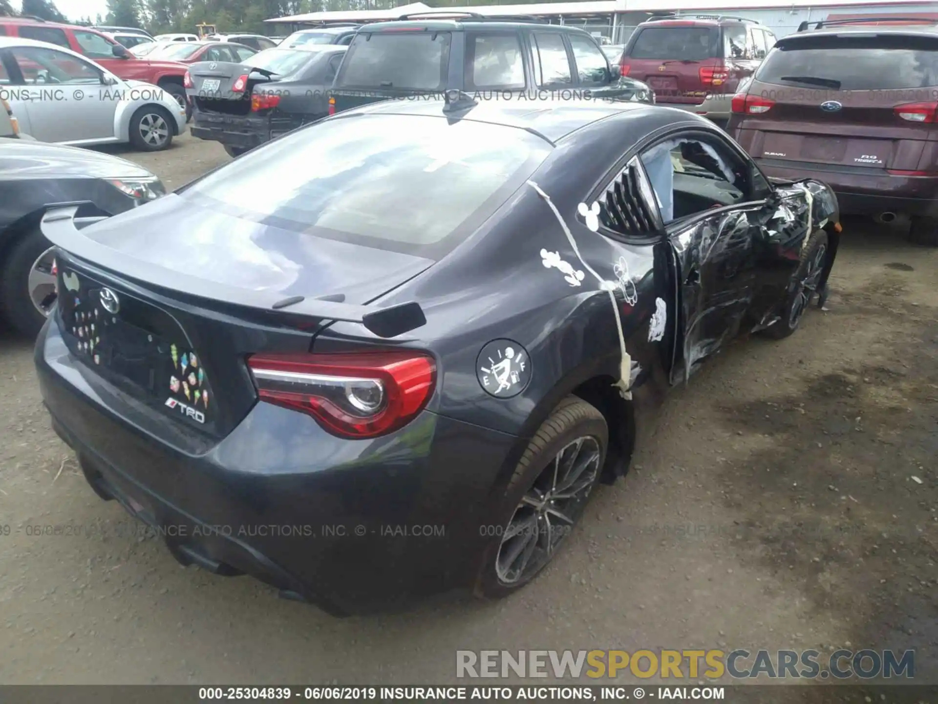 4 Photograph of a damaged car JF1ZNAE11K8703021 TOYOTA 86 2019