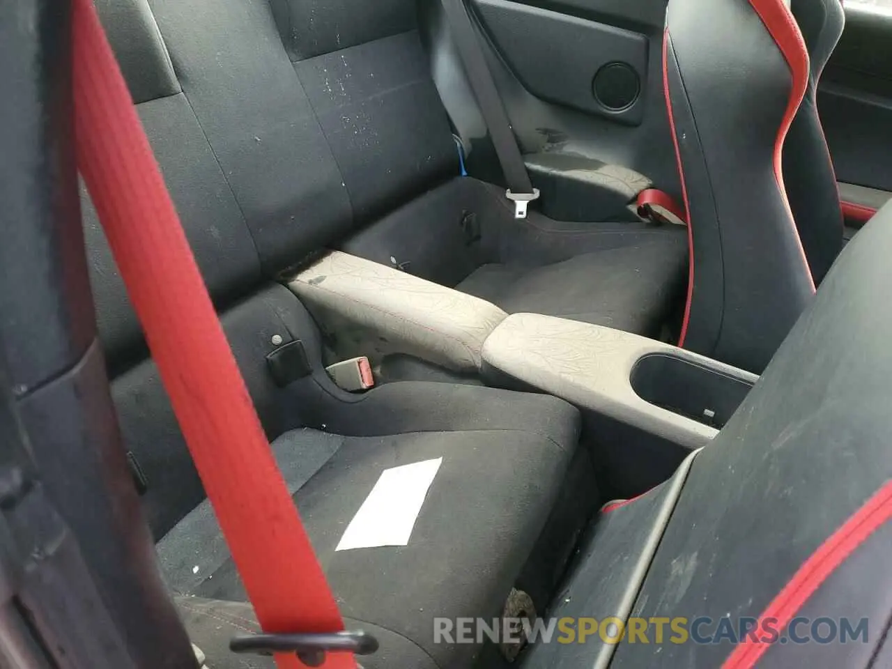 10 Photograph of a damaged car JF1ZNAE11K9702011 TOYOTA 86 2019