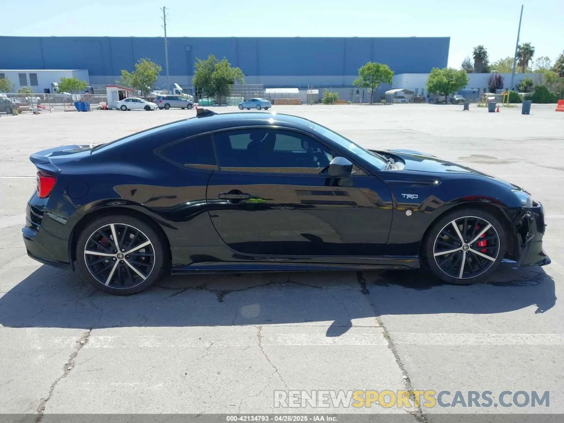 13 Photograph of a damaged car JF1ZNAE14K9702455 TOYOTA 86 2019