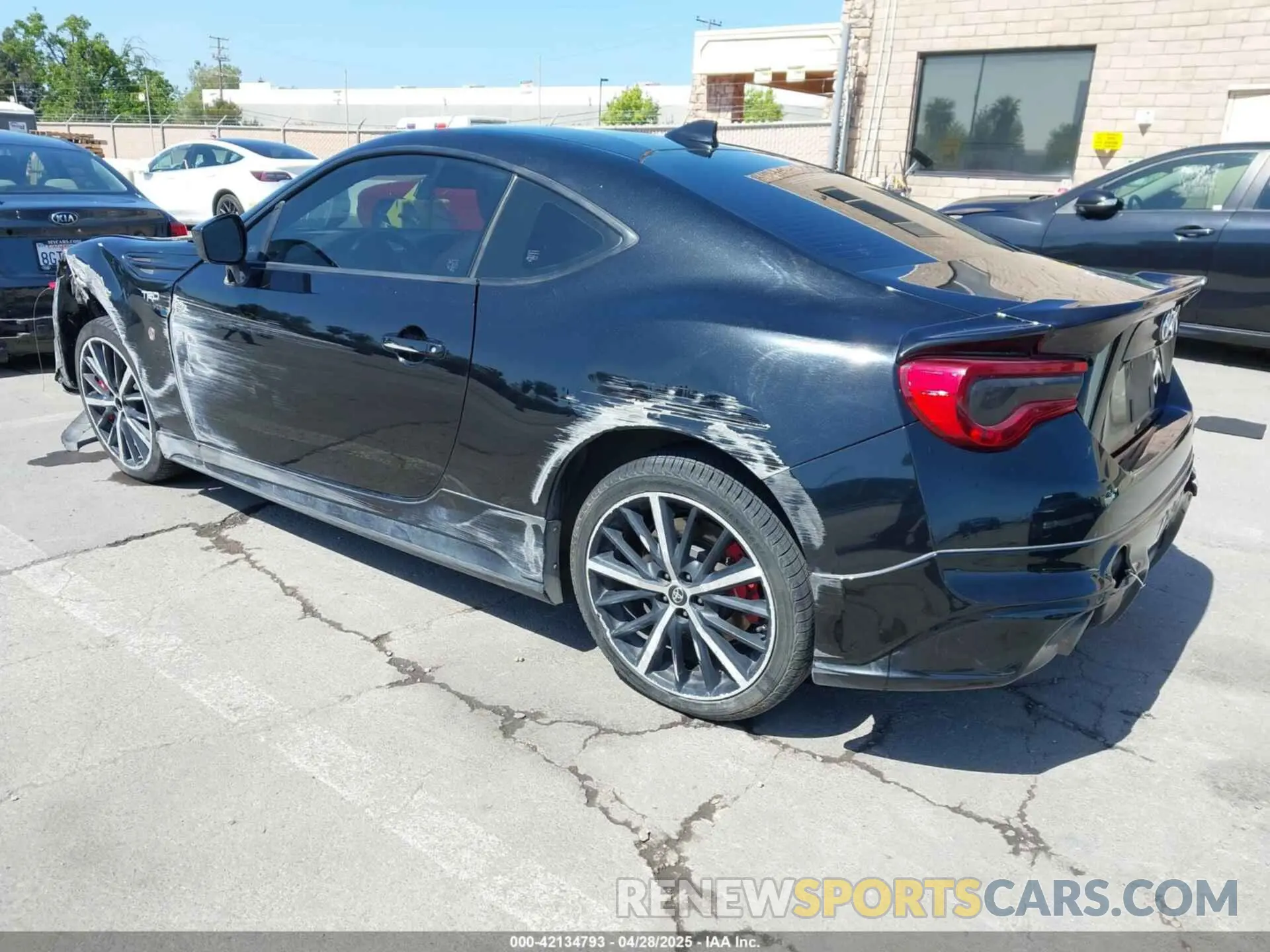 3 Photograph of a damaged car JF1ZNAE14K9702455 TOYOTA 86 2019