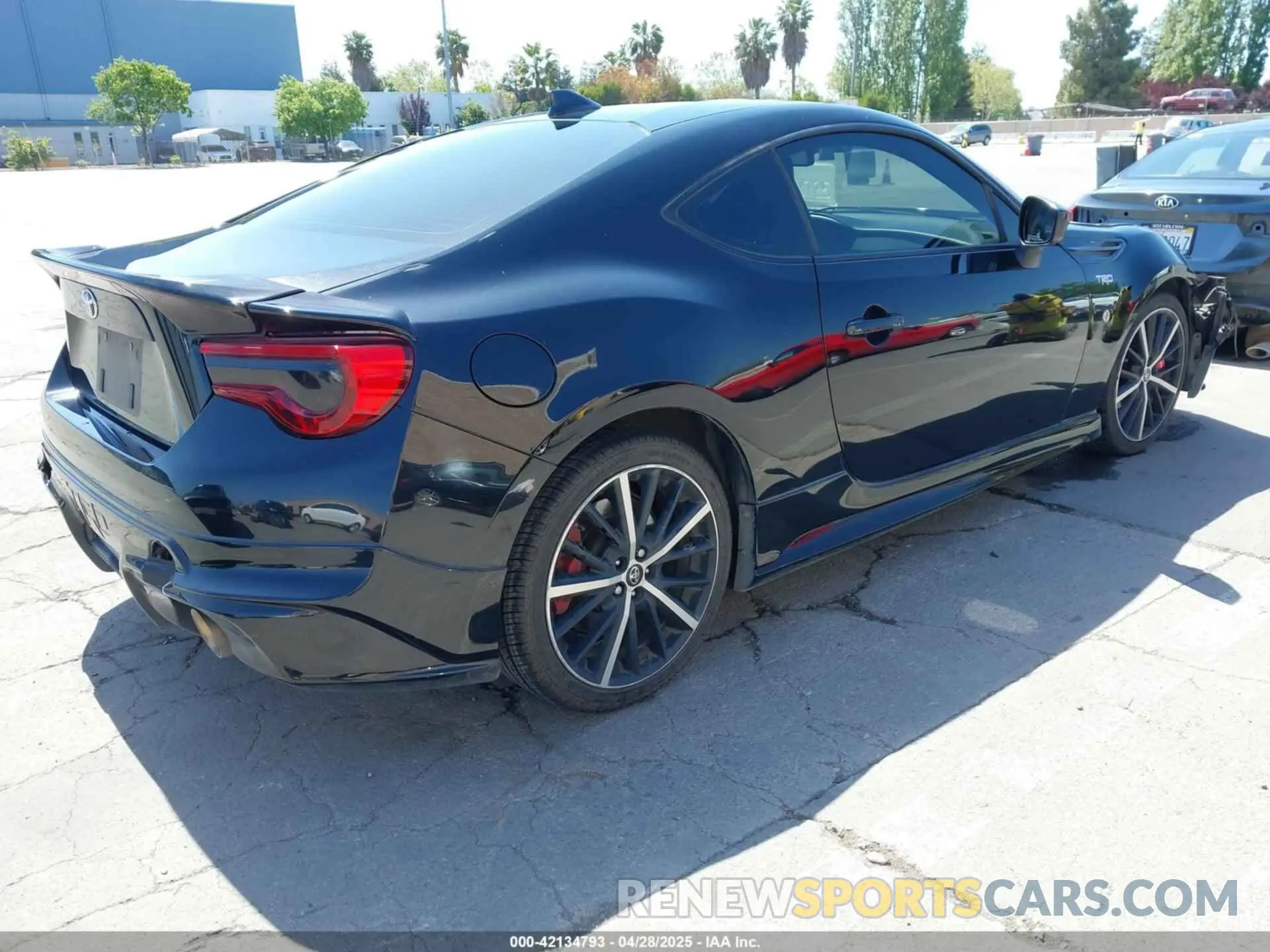 4 Photograph of a damaged car JF1ZNAE14K9702455 TOYOTA 86 2019