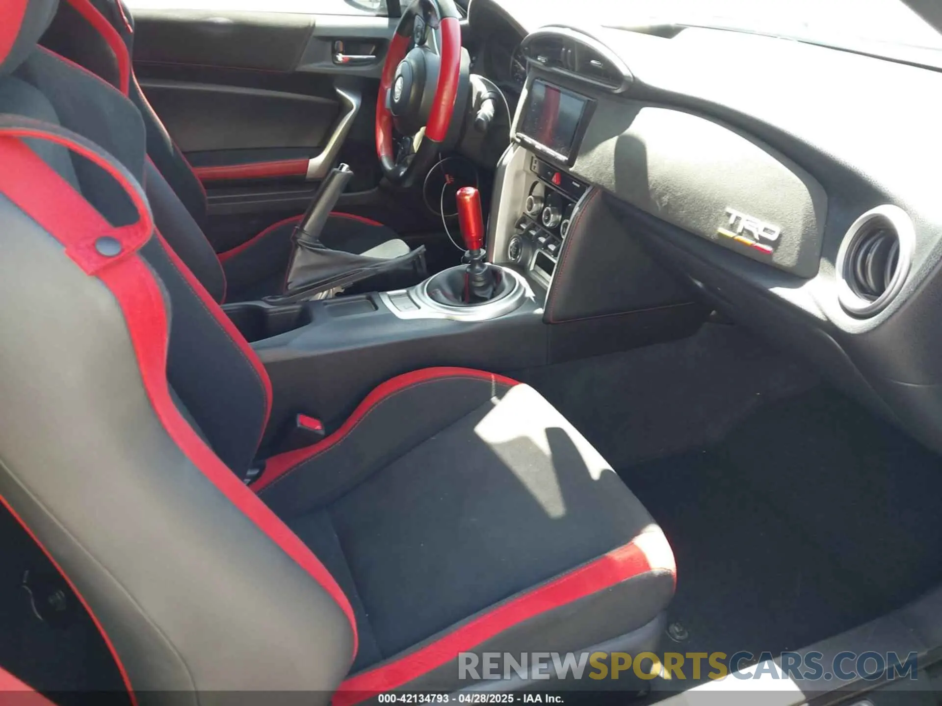 5 Photograph of a damaged car JF1ZNAE14K9702455 TOYOTA 86 2019