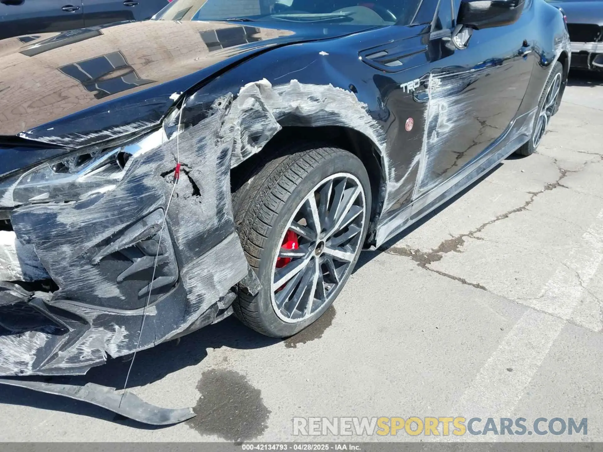 6 Photograph of a damaged car JF1ZNAE14K9702455 TOYOTA 86 2019