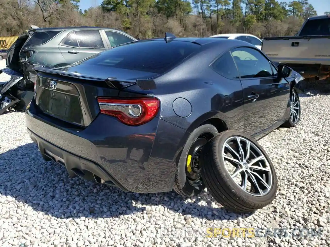 4 Photograph of a damaged car JF1ZNAE15K8703555 TOYOTA 86 2019