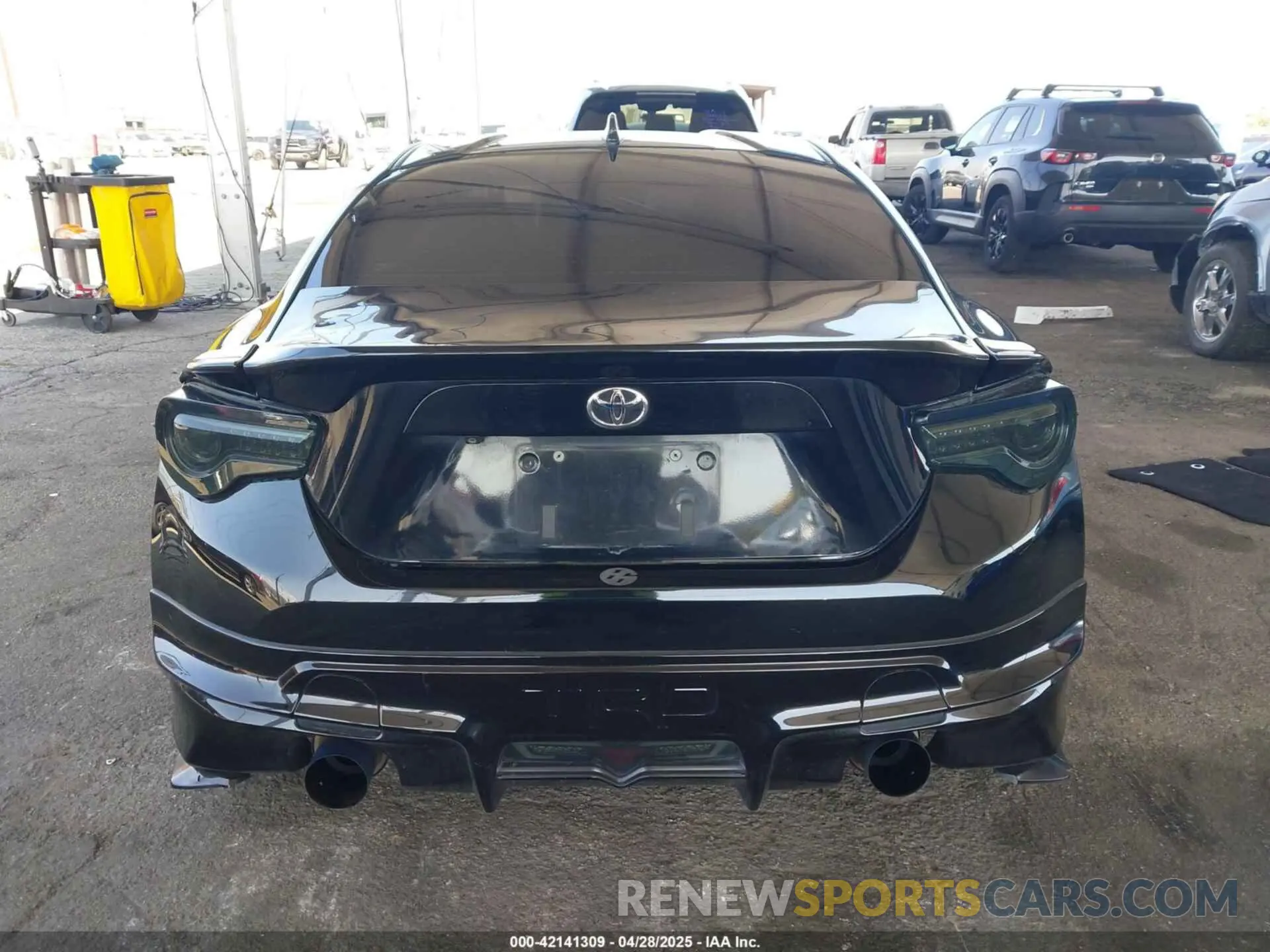 16 Photograph of a damaged car JF1ZNAE15K9702903 TOYOTA 86 2019