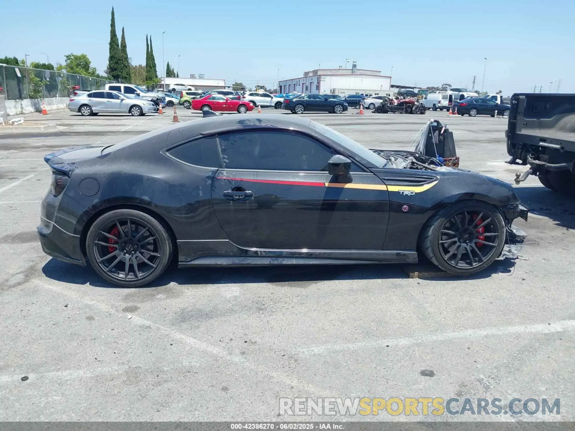 14 Photograph of a damaged car JF1ZNAE19K9700569 TOYOTA 86 2019