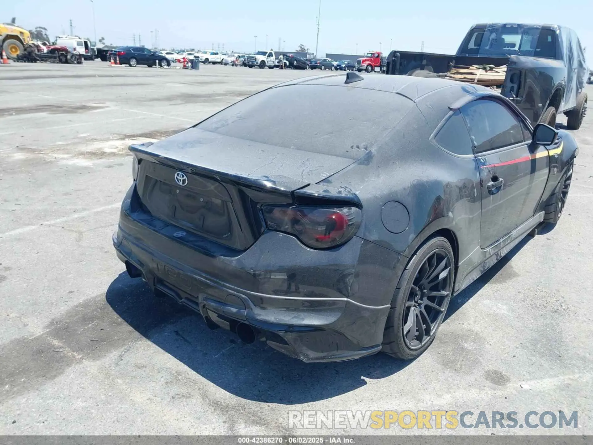 4 Photograph of a damaged car JF1ZNAE19K9700569 TOYOTA 86 2019