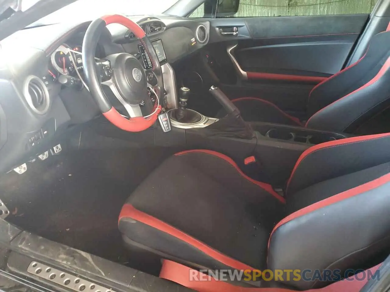 7 Photograph of a damaged car JF1ZNAE19K9701575 TOYOTA 86 2019