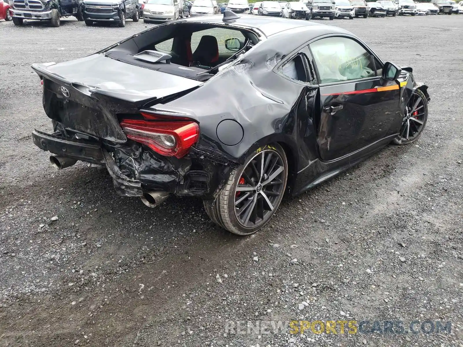 4 Photograph of a damaged car JF1ZNAE19K9701964 TOYOTA 86 2019