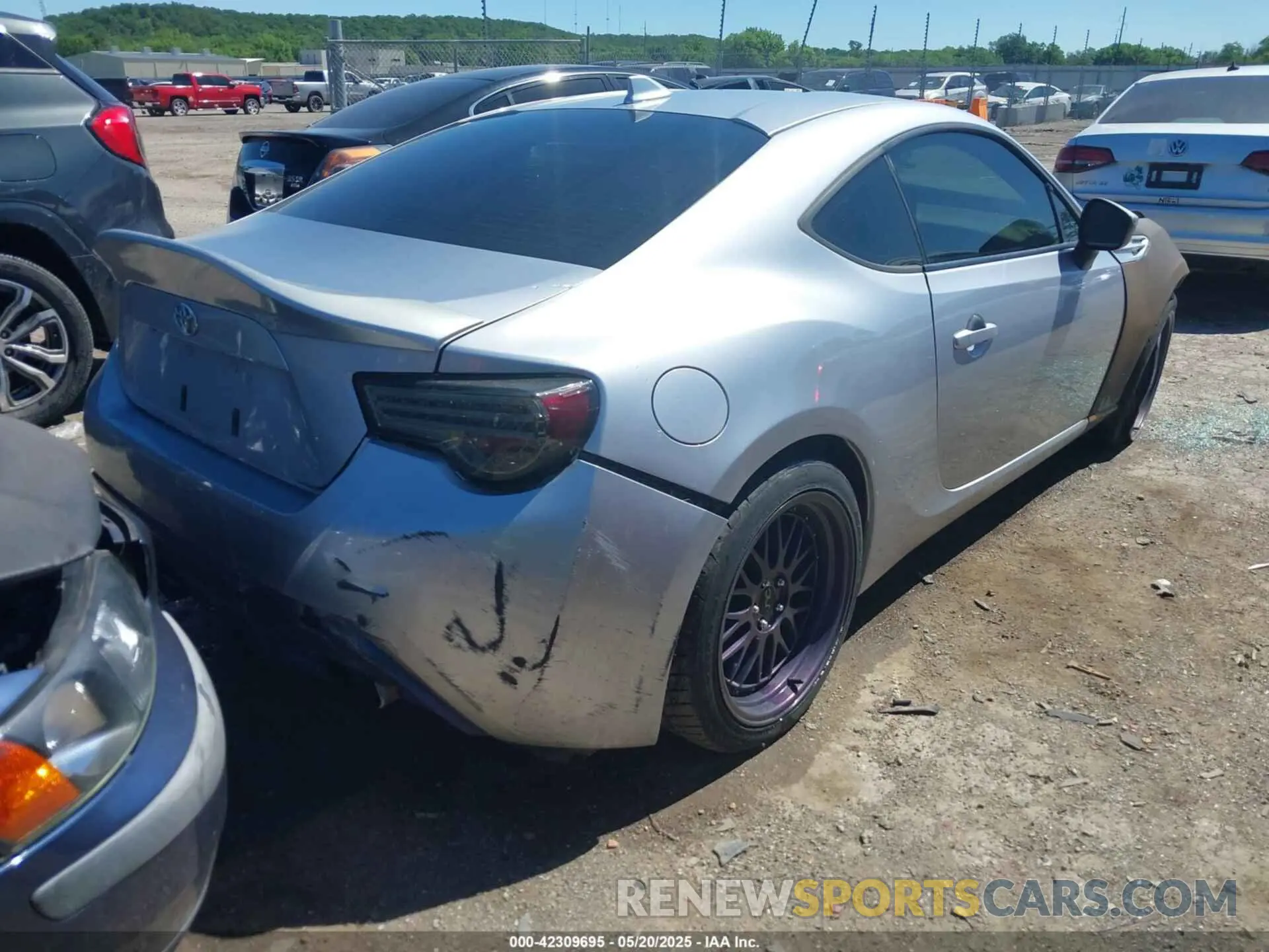 4 Photograph of a damaged car JF1ZNAA11L9751233 TOYOTA 86 2020