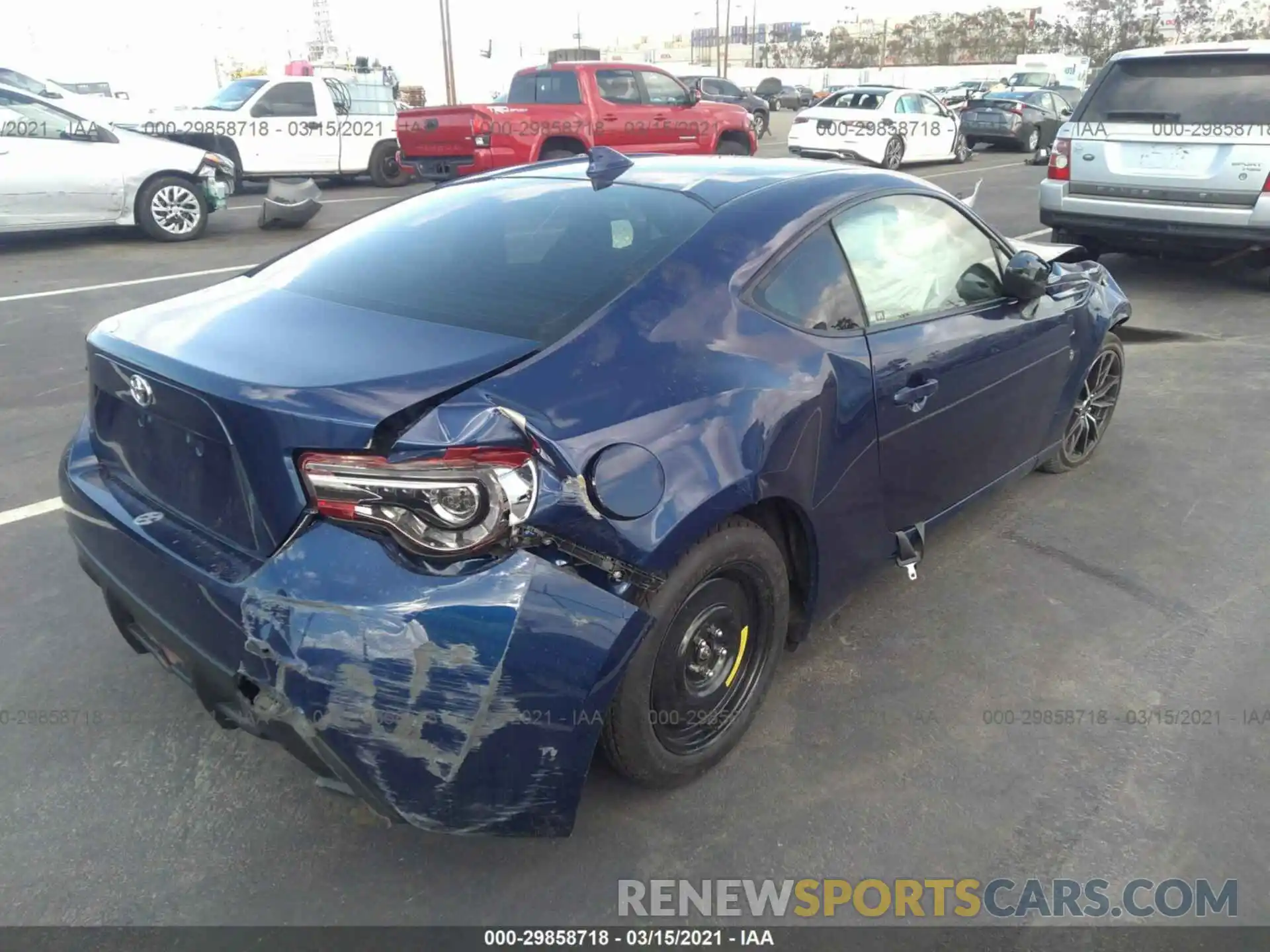 4 Photograph of a damaged car JF1ZNAA12L8751697 TOYOTA 86 2020