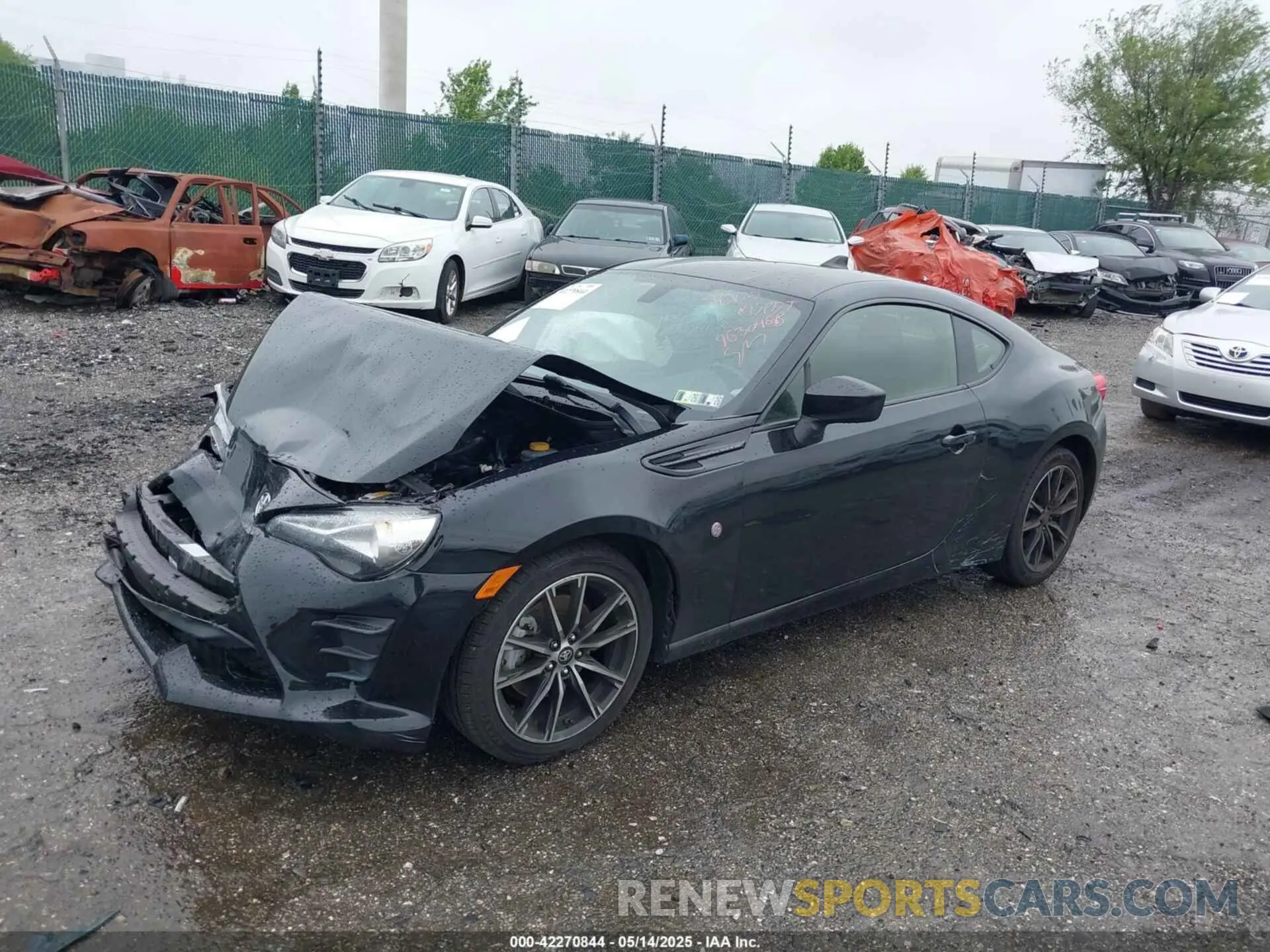 2 Photograph of a damaged car JF1ZNAA13L8752423 TOYOTA 86 2020
