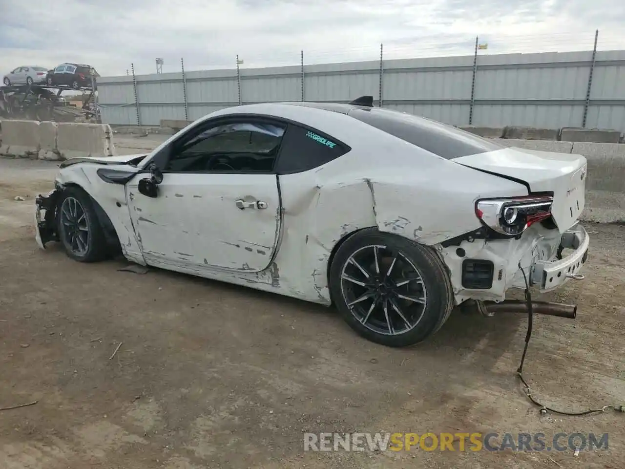 2 Photograph of a damaged car JF1ZNAA14L8752088 TOYOTA 86 2020