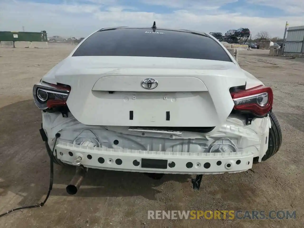 6 Photograph of a damaged car JF1ZNAA14L8752088 TOYOTA 86 2020