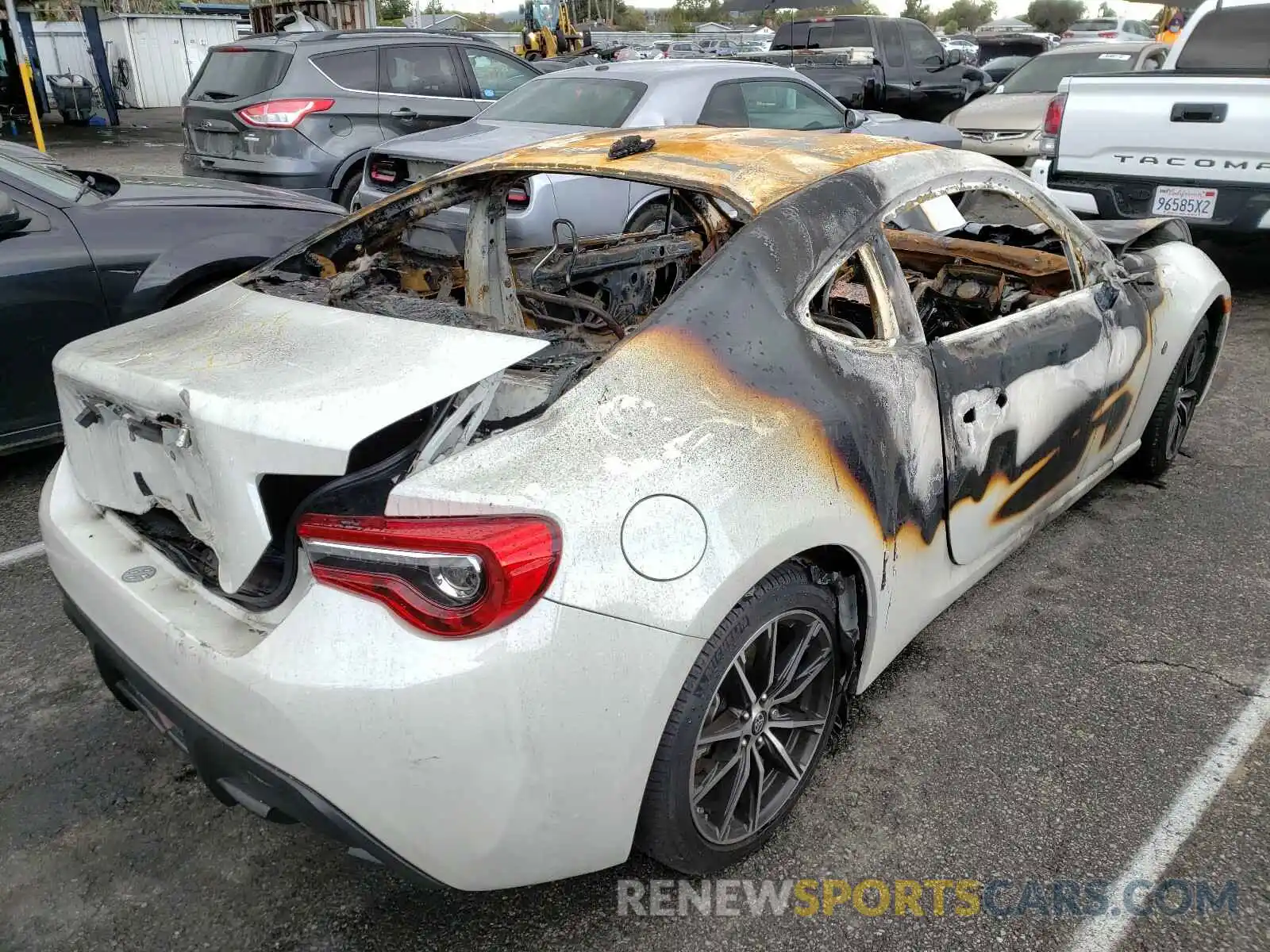 4 Photograph of a damaged car JF1ZNAA14L8752494 TOYOTA 86 2020