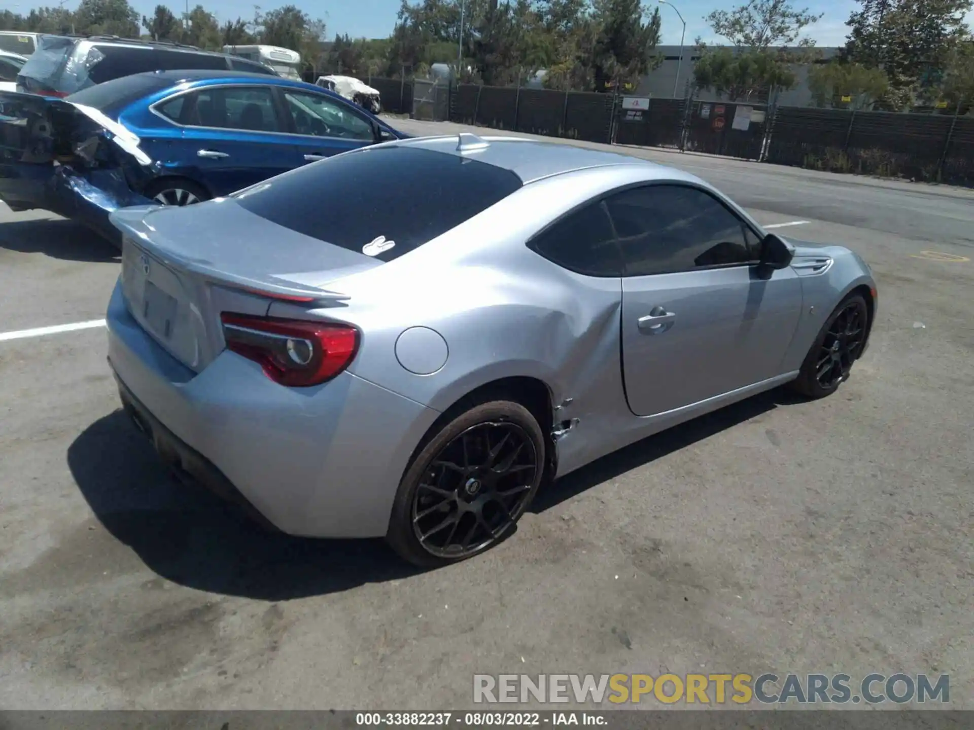 4 Photograph of a damaged car JF1ZNAA14L9752828 TOYOTA 86 2020