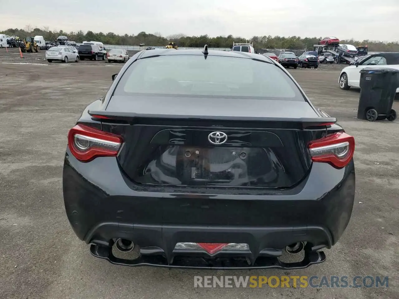 6 Photograph of a damaged car JF1ZNAA17L8752389 TOYOTA 86 2020