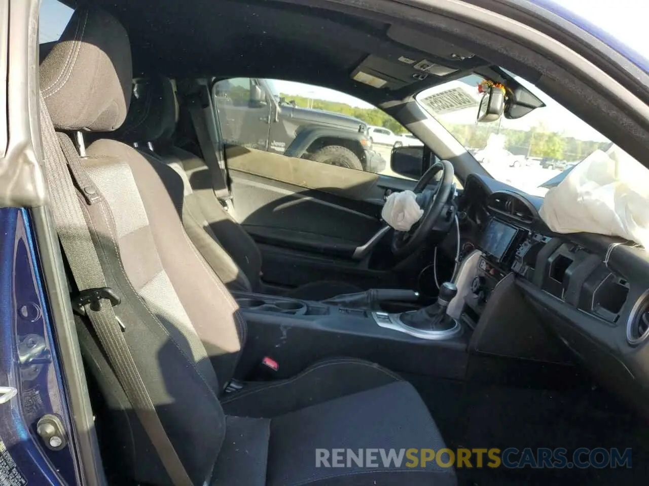 11 Photograph of a damaged car JF1ZNAA18L8752692 TOYOTA 86 2020