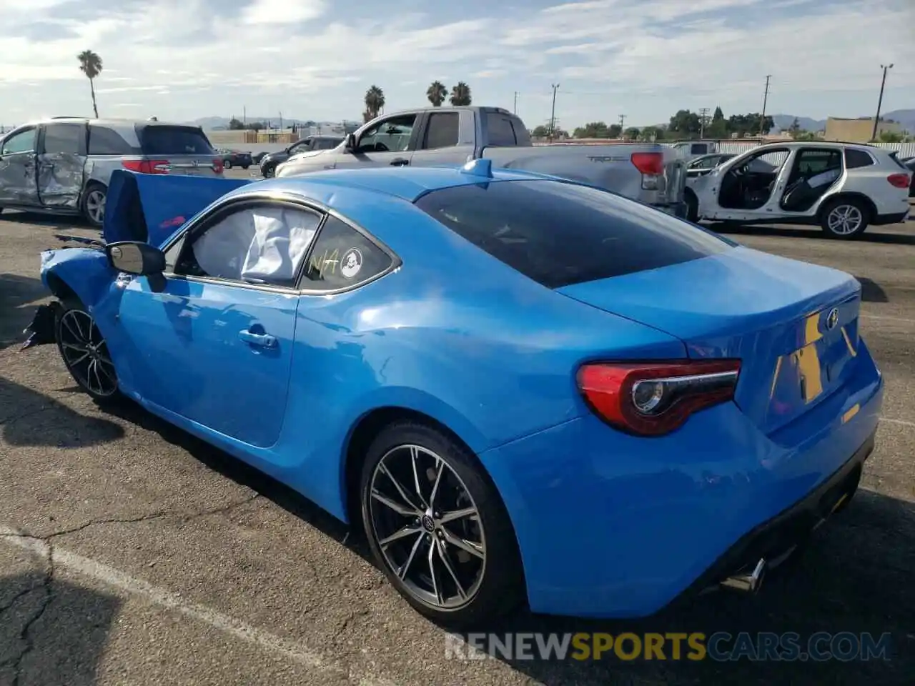 3 Photograph of a damaged car JF1ZNAA18L8753129 TOYOTA 86 2020