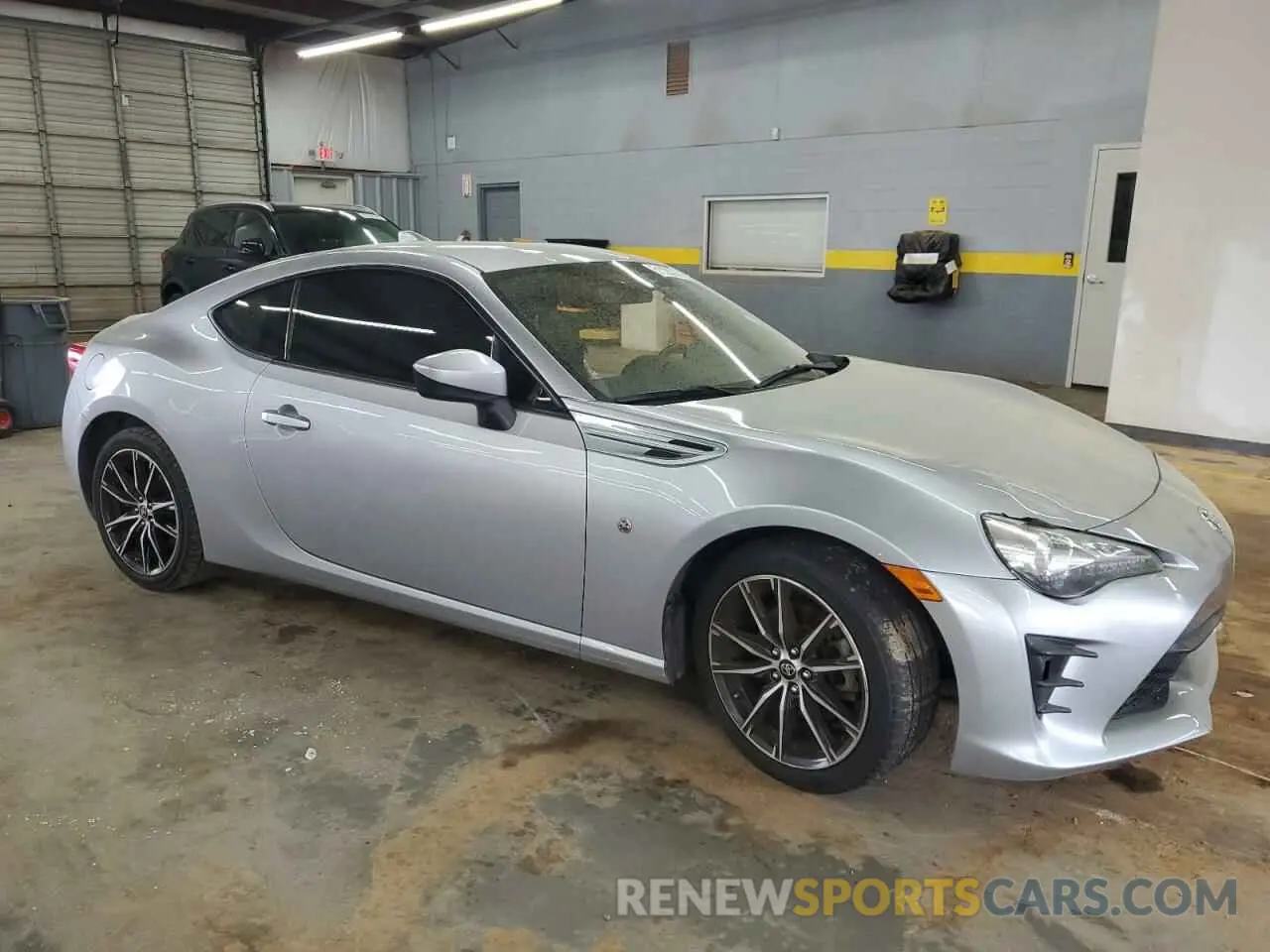 4 Photograph of a damaged car JF1ZNAA18L8753311 TOYOTA 86 2020