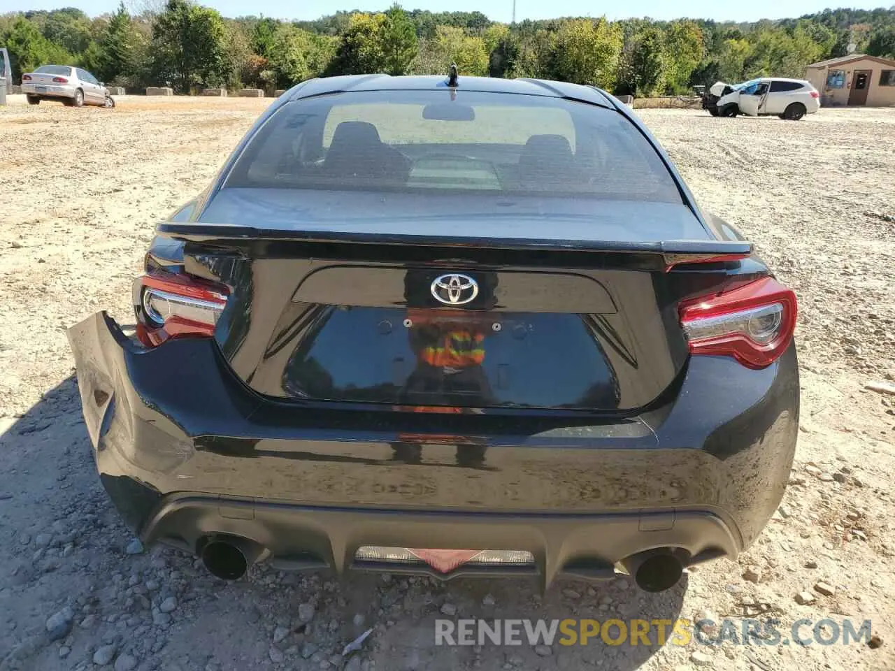 6 Photograph of a damaged car JF1ZNAA19L9753005 TOYOTA 86 2020