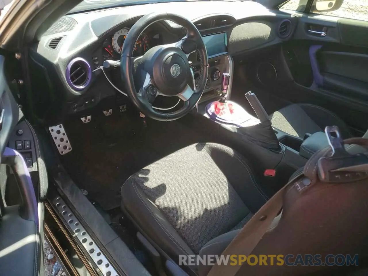 8 Photograph of a damaged car JF1ZNAA19L9753005 TOYOTA 86 2020