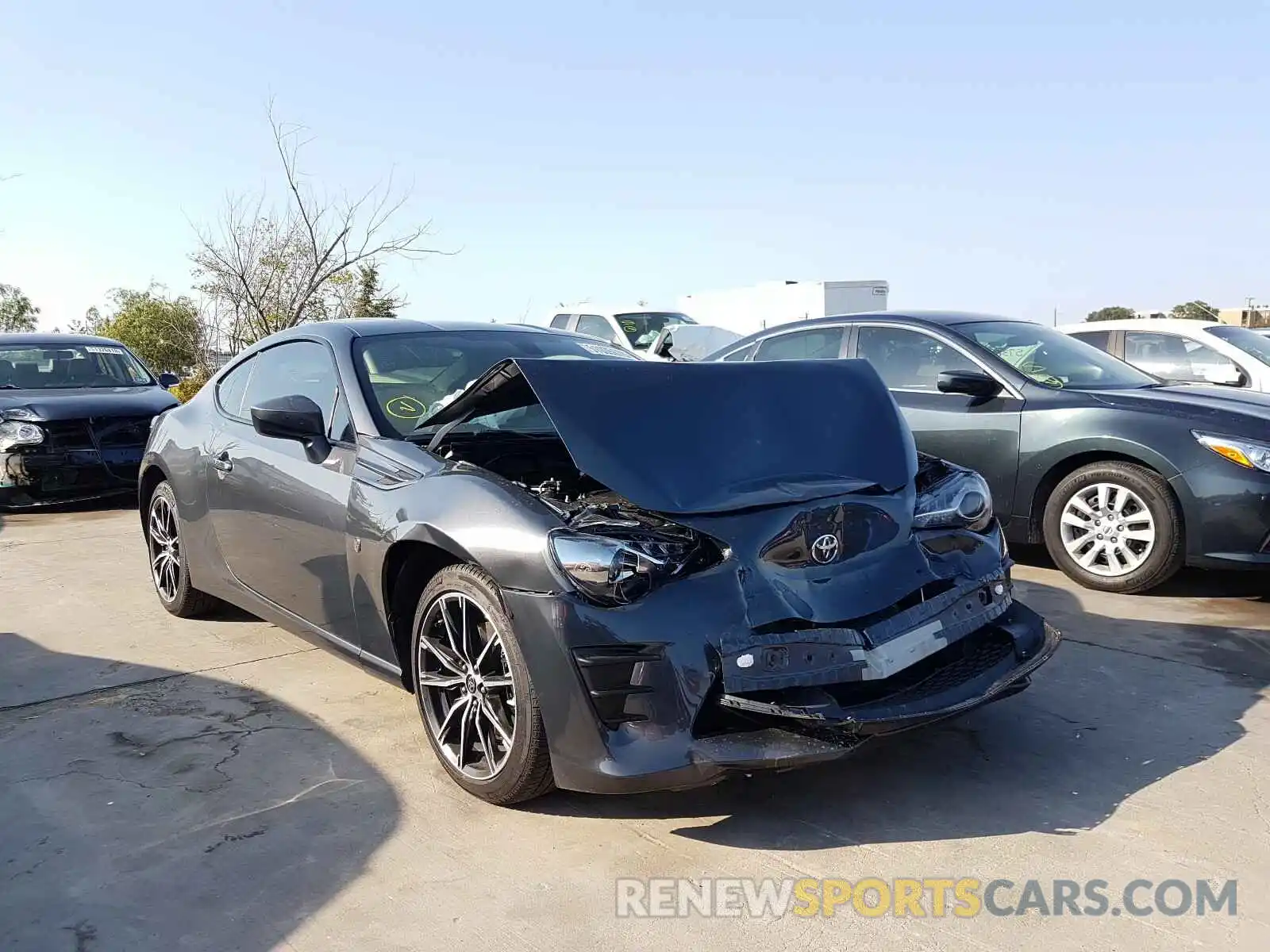 1 Photograph of a damaged car JF1ZNAA1XL8752628 TOYOTA 86 2020