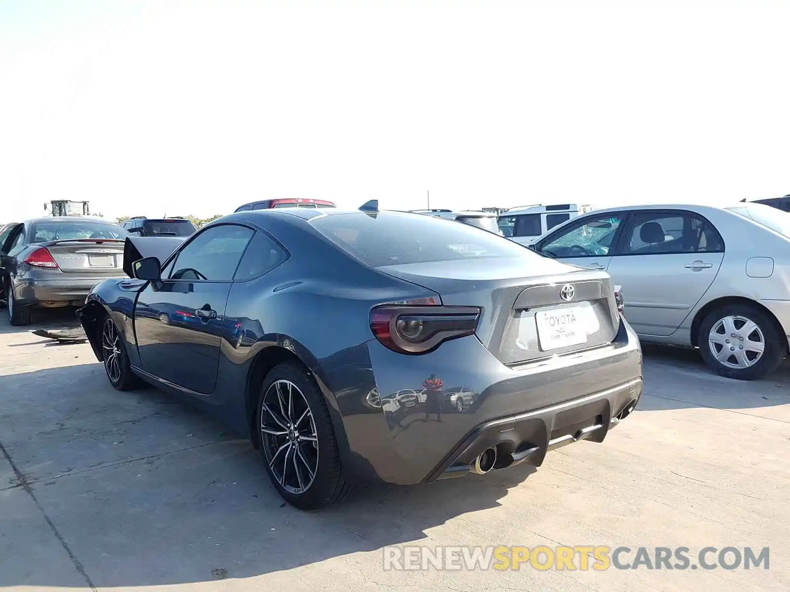 3 Photograph of a damaged car JF1ZNAA1XL8752628 TOYOTA 86 2020