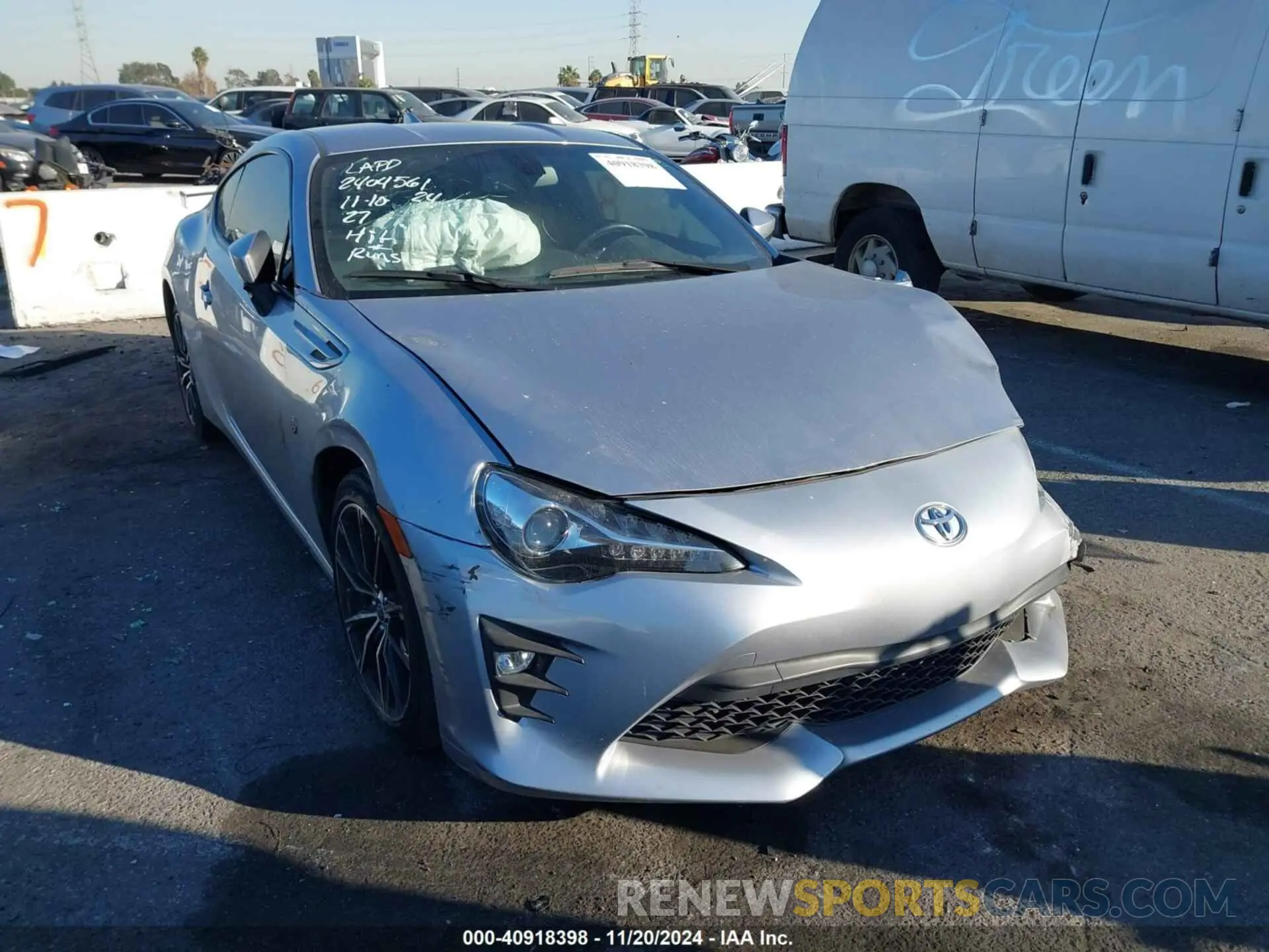 1 Photograph of a damaged car JF1ZNAE10L8752373 TOYOTA 86 2020