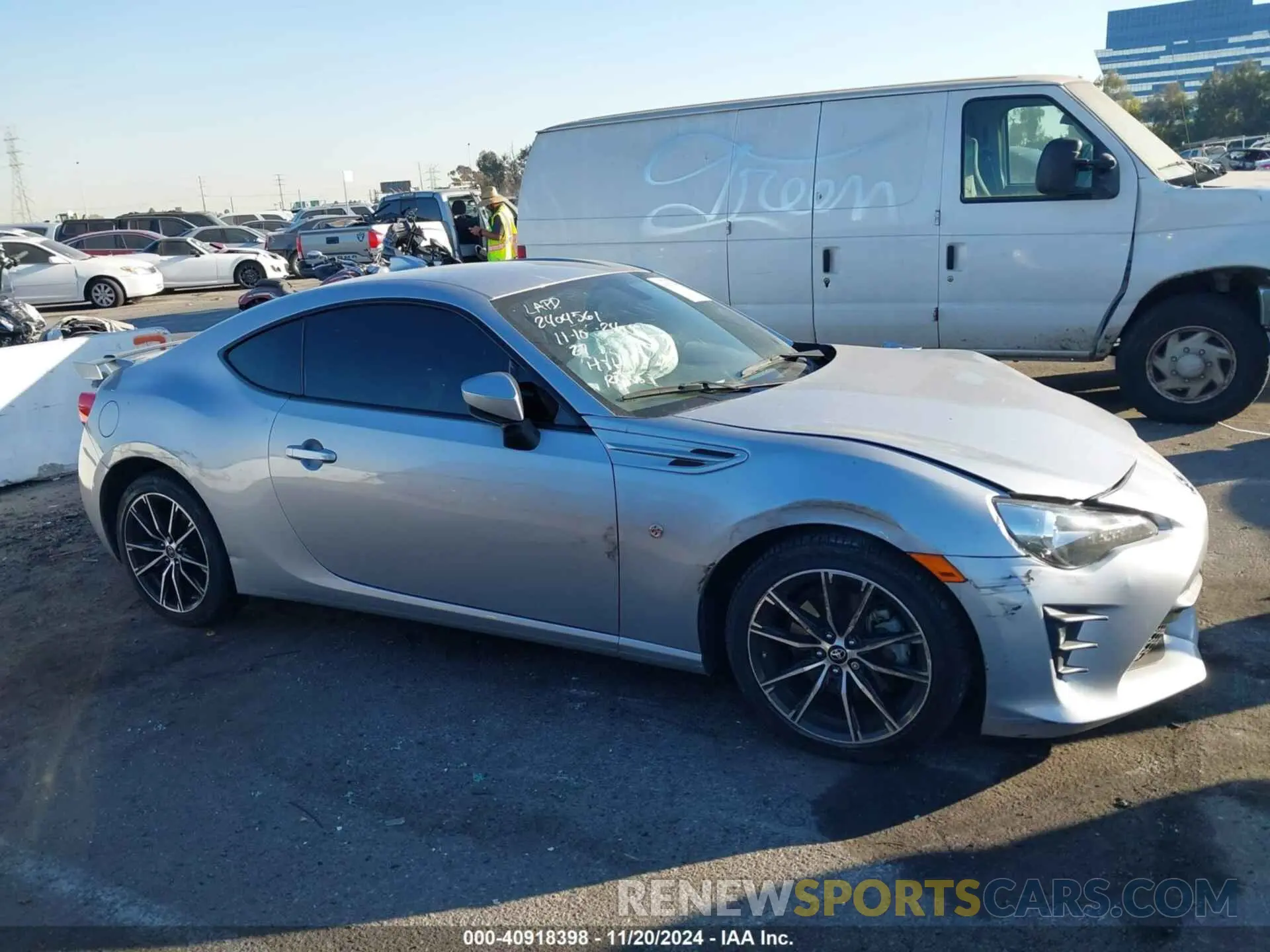 13 Photograph of a damaged car JF1ZNAE10L8752373 TOYOTA 86 2020