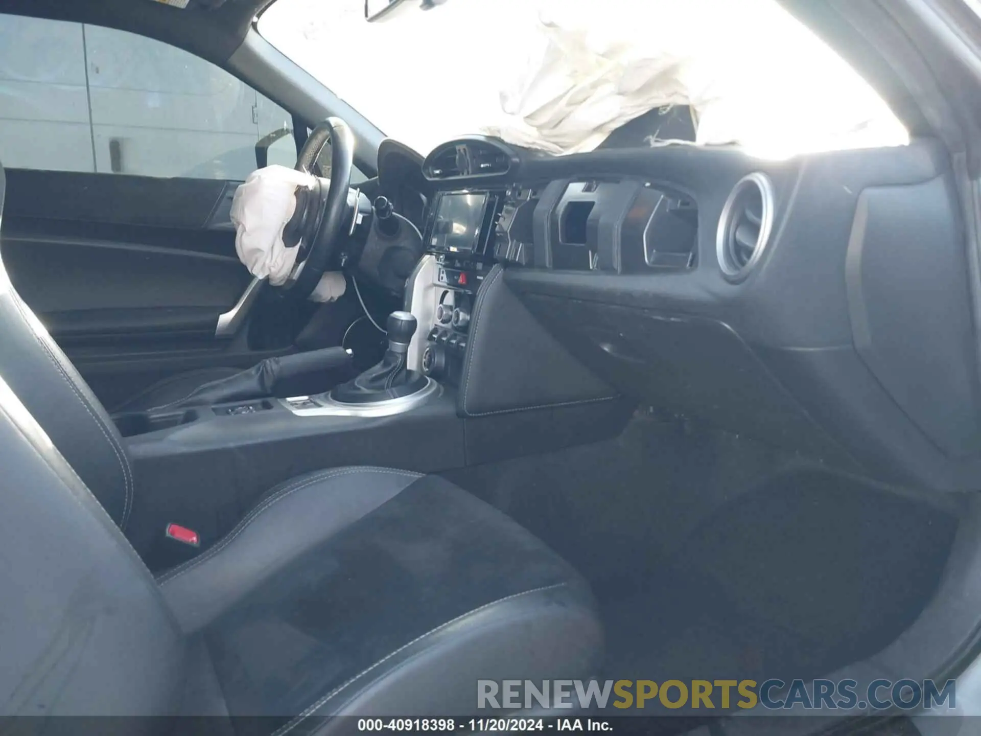 5 Photograph of a damaged car JF1ZNAE10L8752373 TOYOTA 86 2020