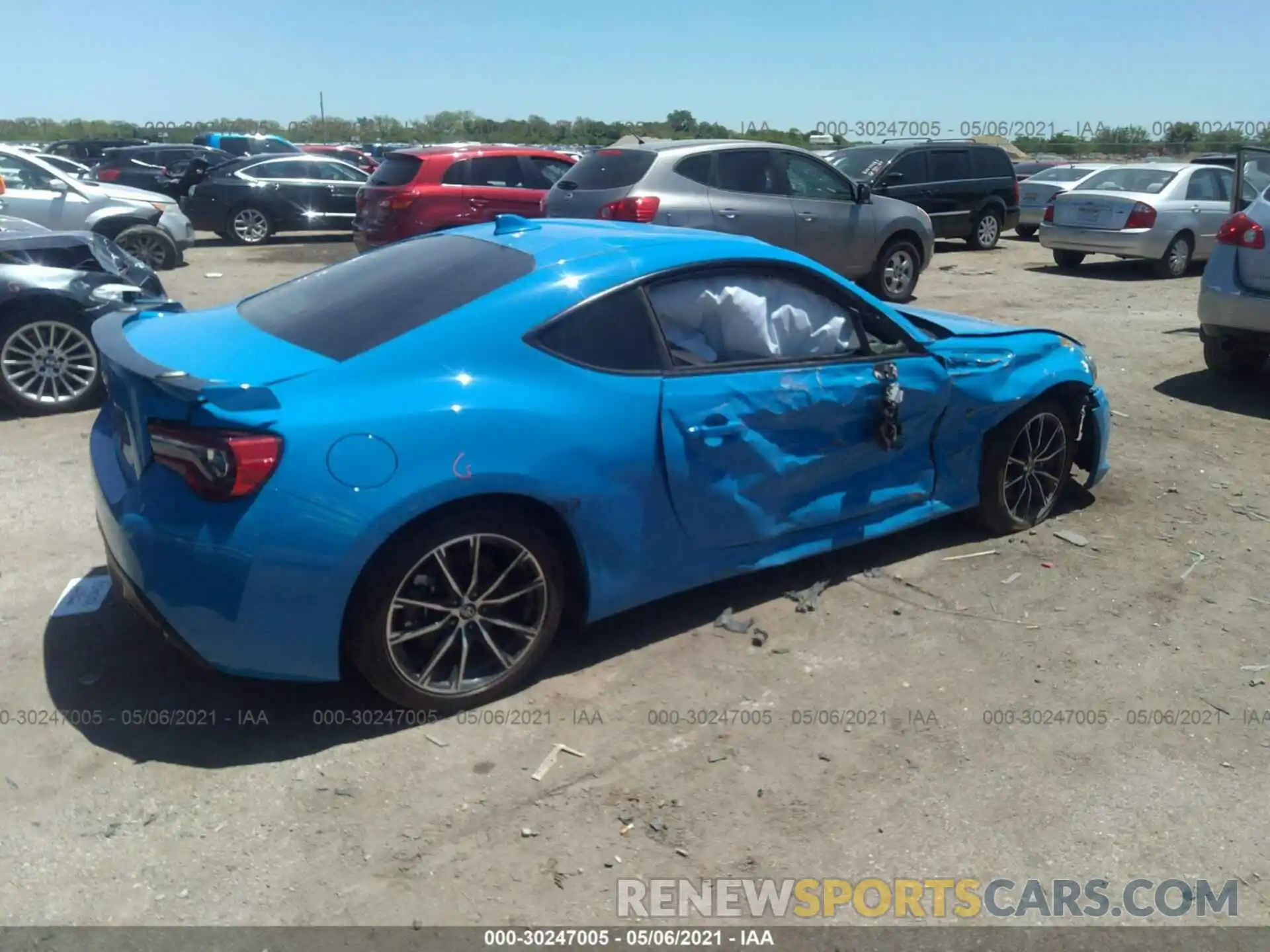 4 Photograph of a damaged car JF1ZNAE10L8753054 TOYOTA 86 2020