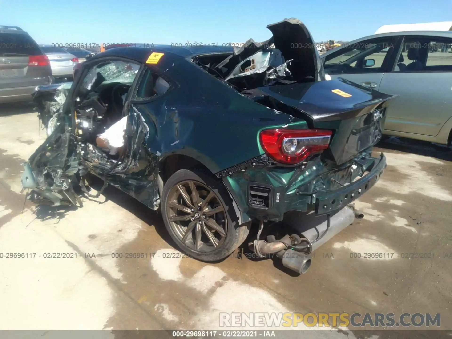 3 Photograph of a damaged car JF1ZNAE11L9750285 TOYOTA 86 2020