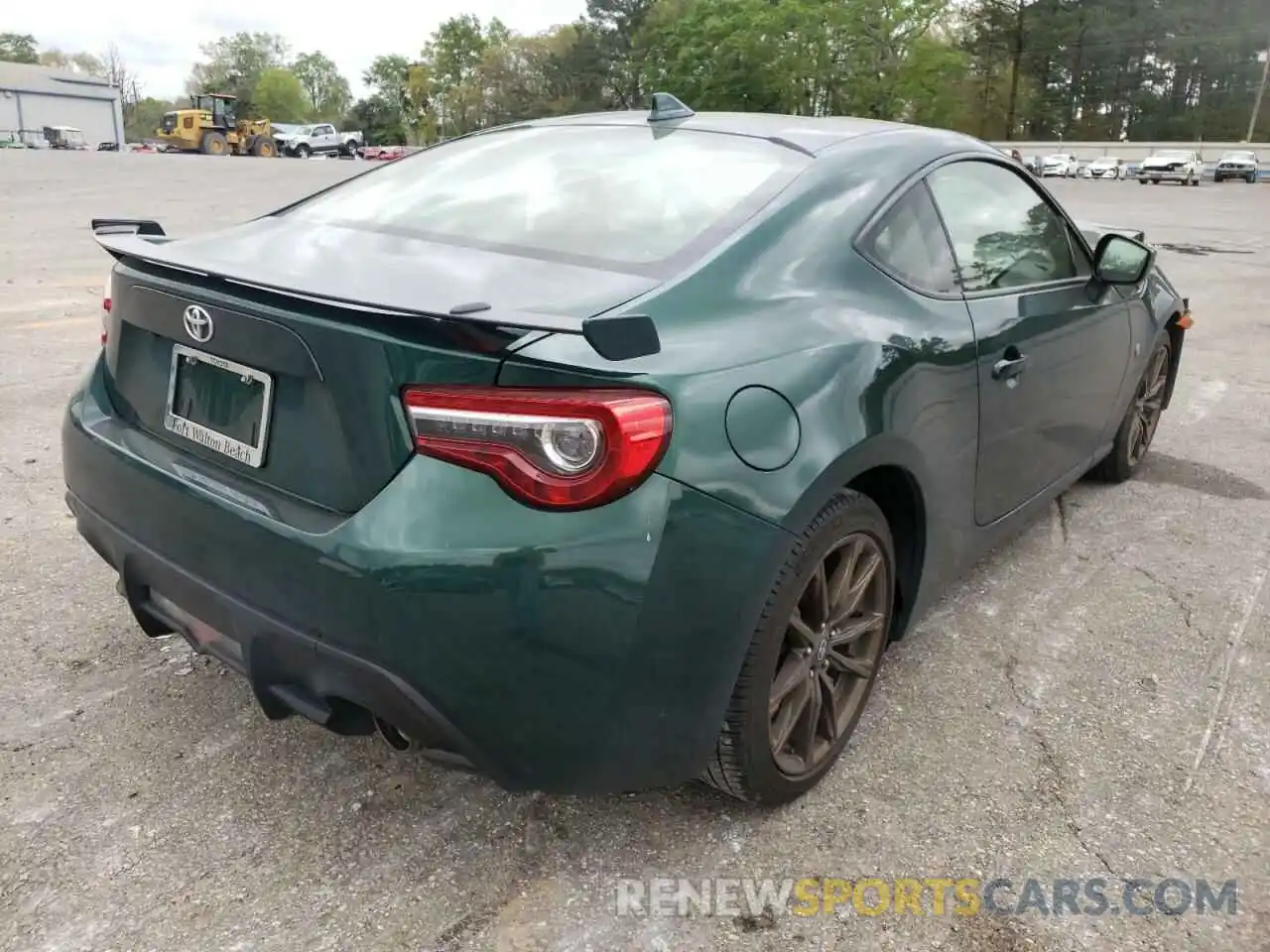 4 Photograph of a damaged car JF1ZNAE12L8750415 TOYOTA 86 2020