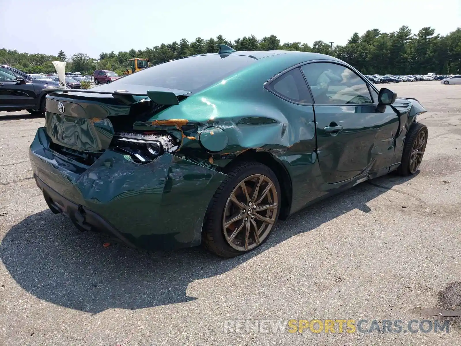 4 Photograph of a damaged car JF1ZNAE12L8750561 TOYOTA 86 2020