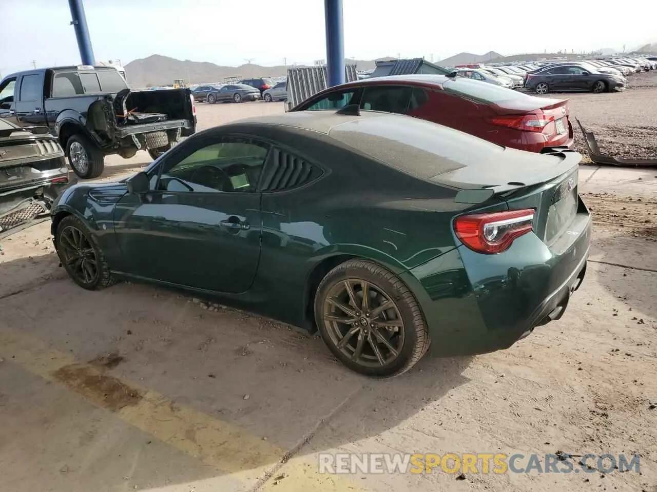 2 Photograph of a damaged car JF1ZNAE12L8751063 TOYOTA 86 2020