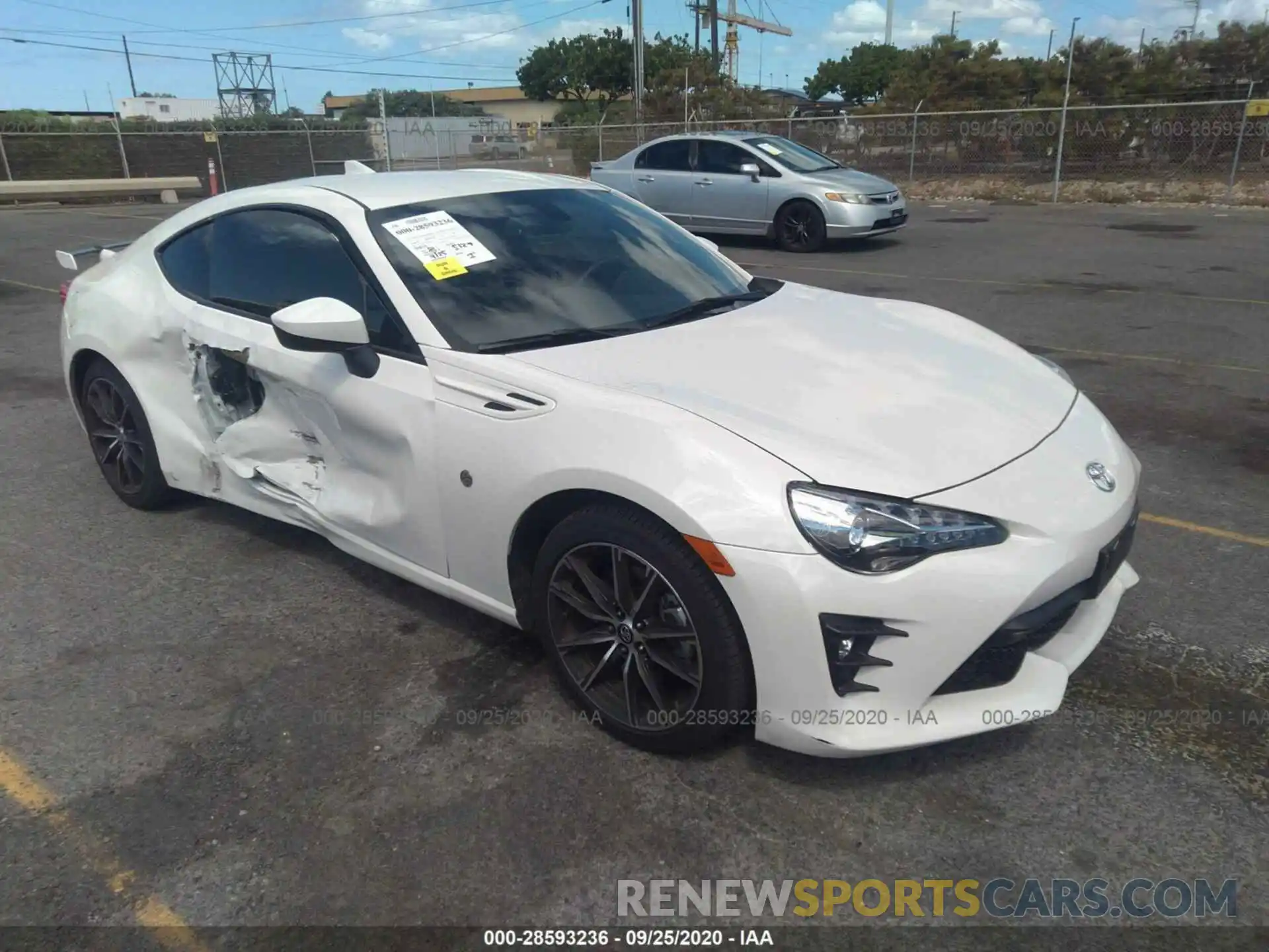 1 Photograph of a damaged car JF1ZNAE12L8752312 TOYOTA 86 2020