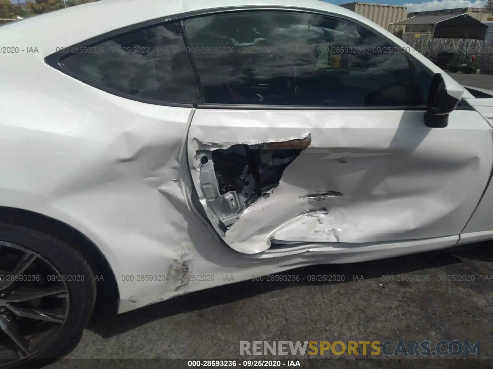 6 Photograph of a damaged car JF1ZNAE12L8752312 TOYOTA 86 2020