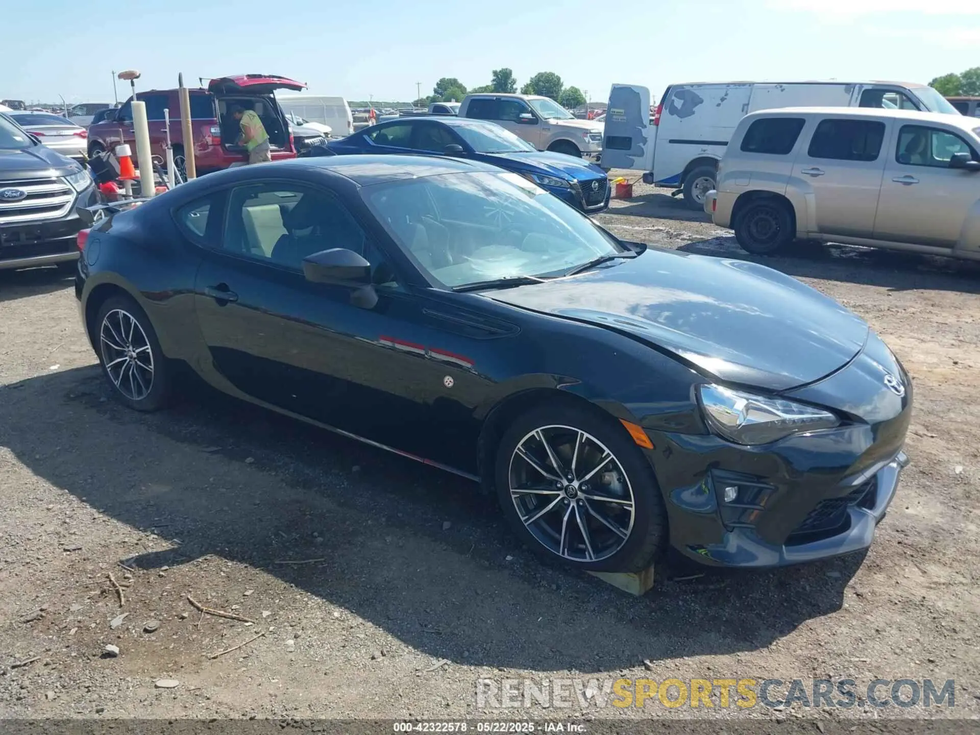 1 Photograph of a damaged car JF1ZNAE13L8753940 TOYOTA 86 2020