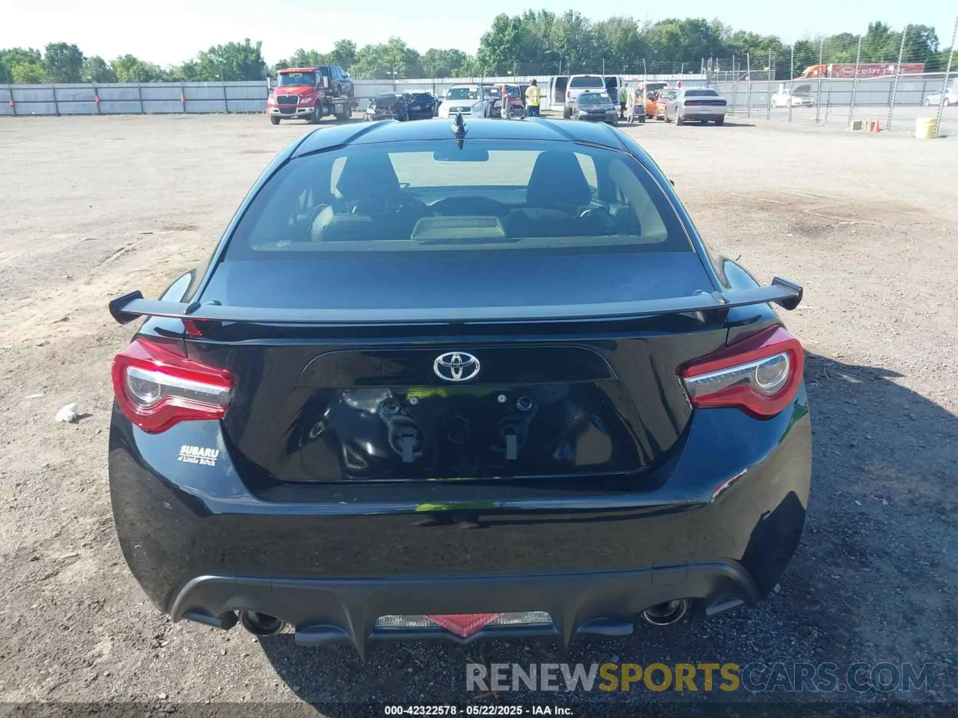 16 Photograph of a damaged car JF1ZNAE13L8753940 TOYOTA 86 2020
