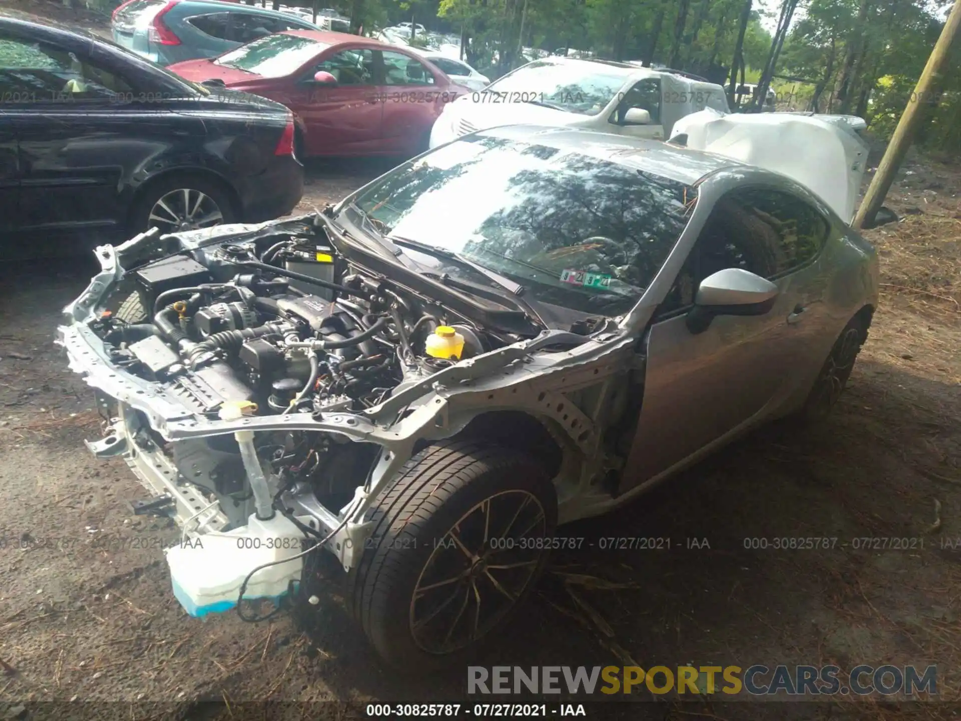 2 Photograph of a damaged car JF1ZNAE15L8752627 TOYOTA 86 2020